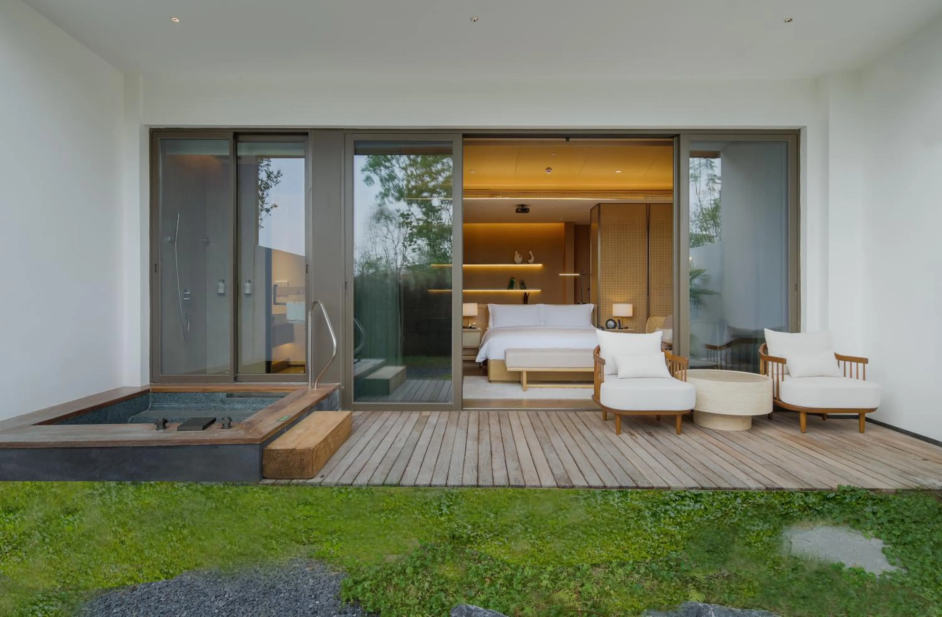 Day in Chengdu Expo Waterfall Hotel - MGallery Collection