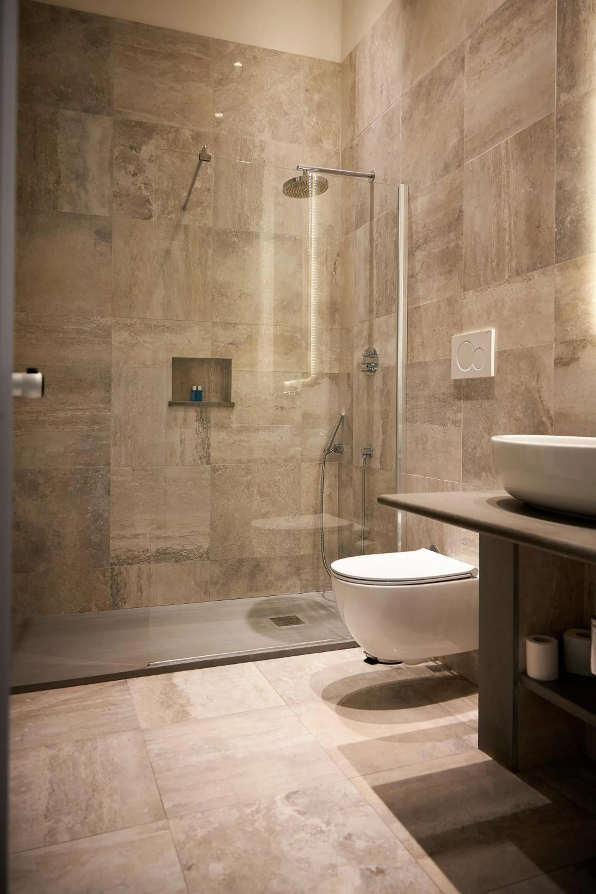 Shower in The Roman Empire Guesthouse