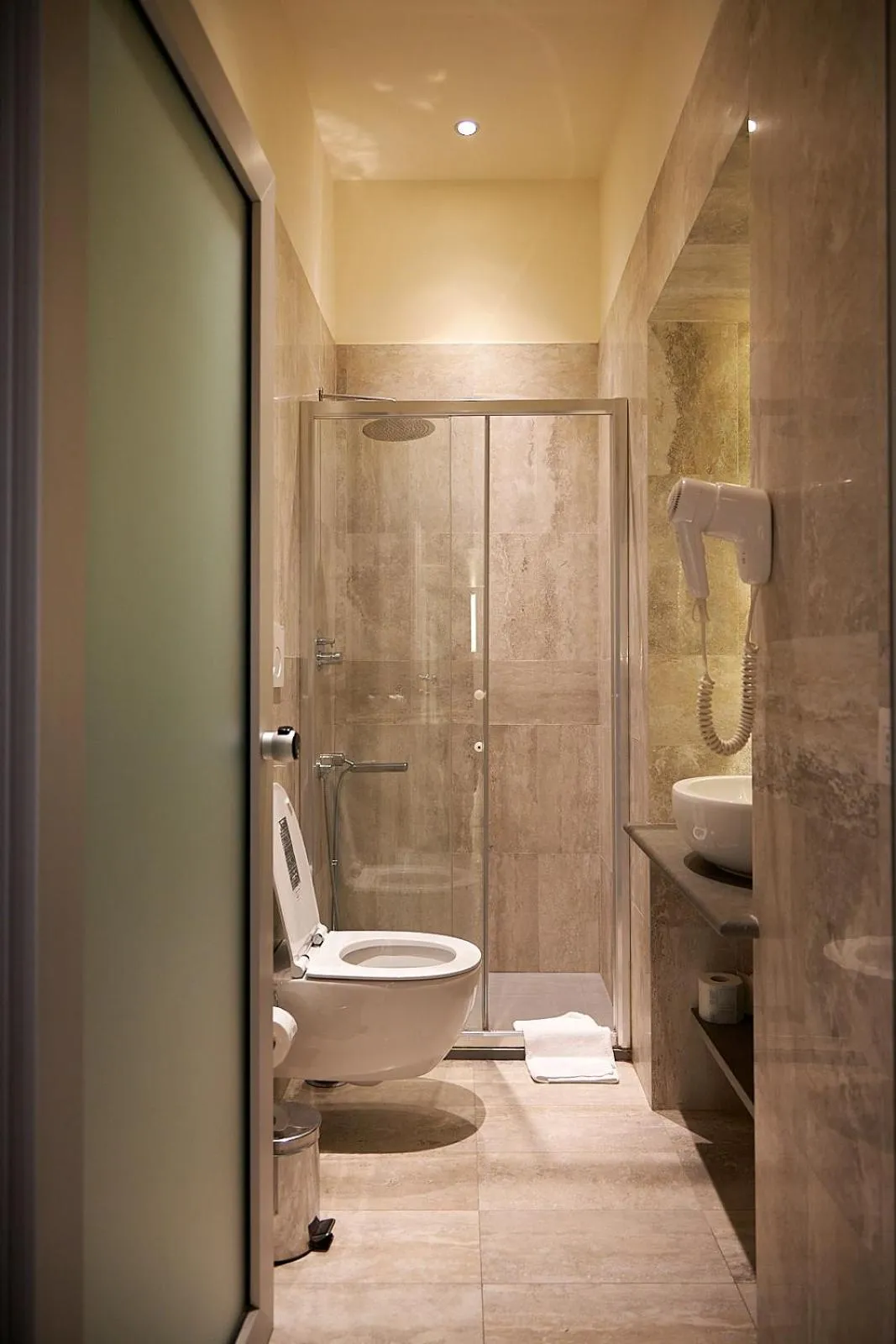 Shower in The Roman Empire Guesthouse