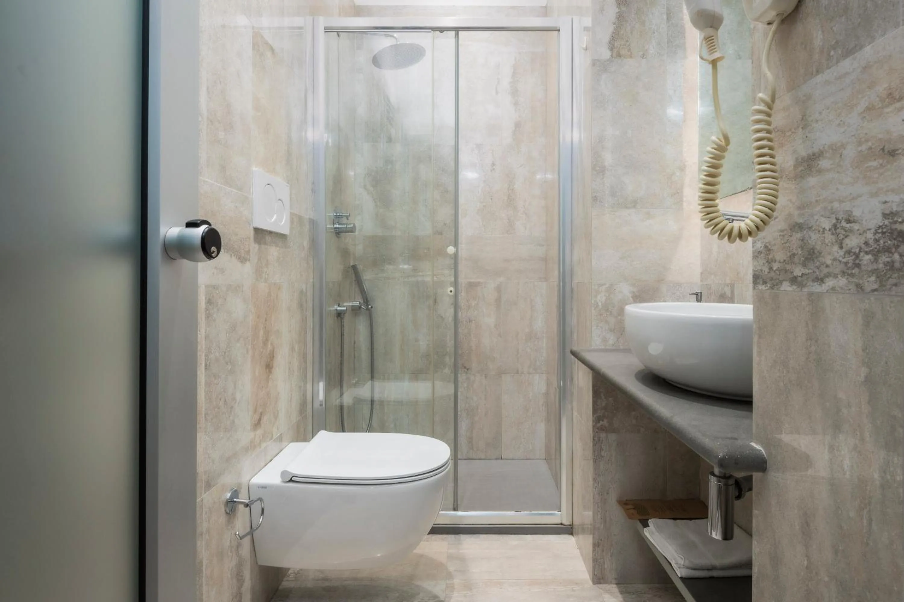 Bathroom in The Roman Empire Guesthouse