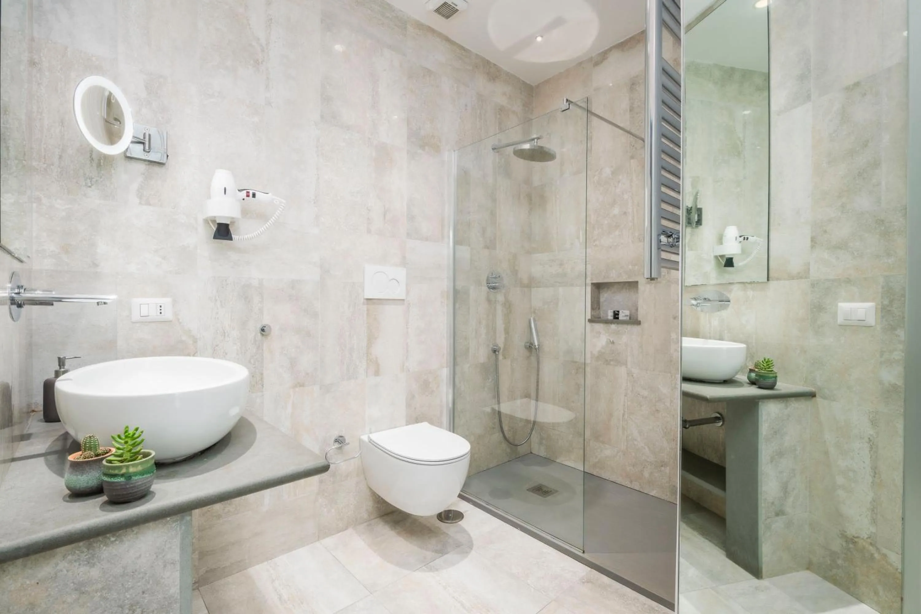 Bathroom in The Roman Empire Guesthouse