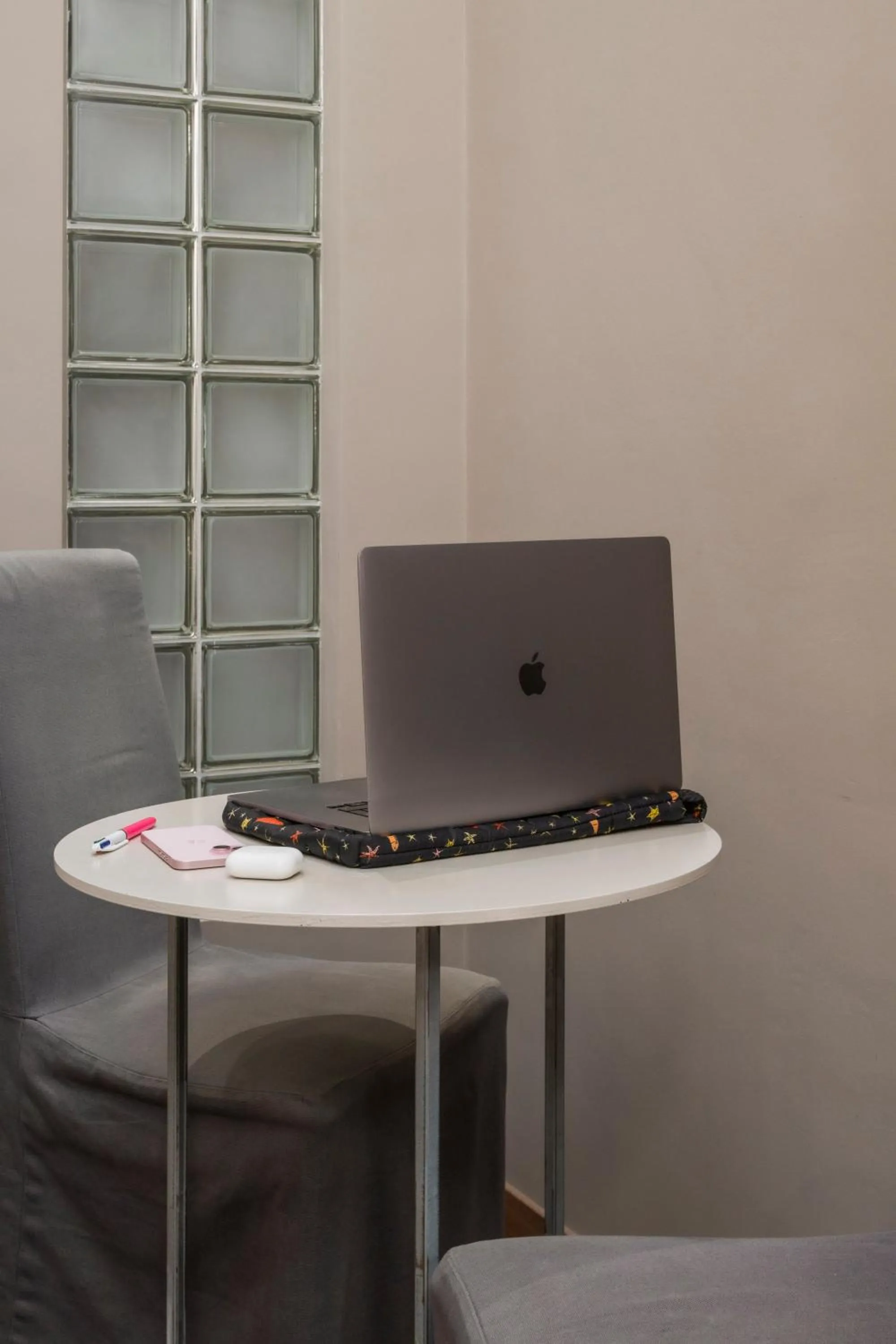 furniture in The Roman Empire Guesthouse