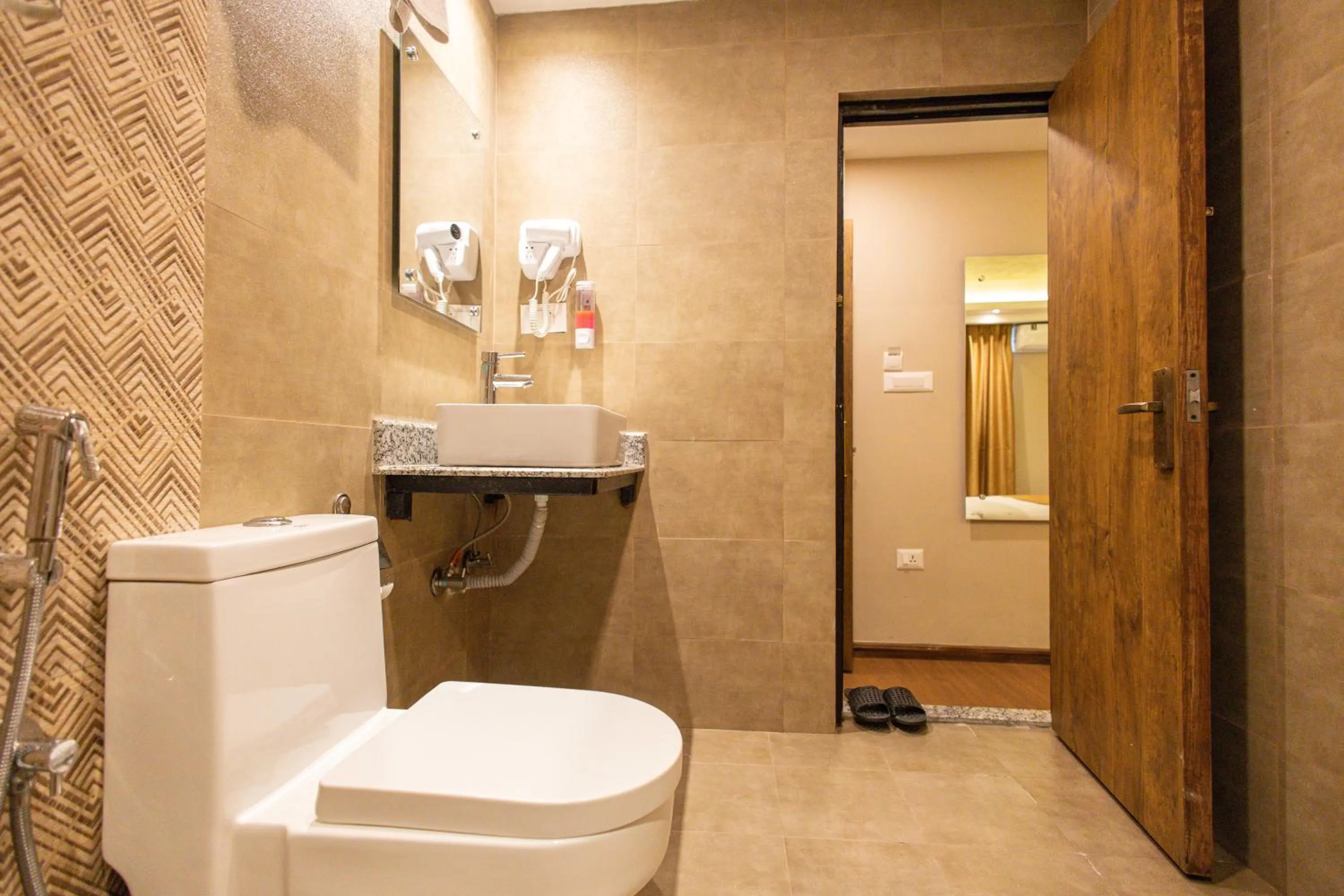 Shower in Divya Boutique Inn