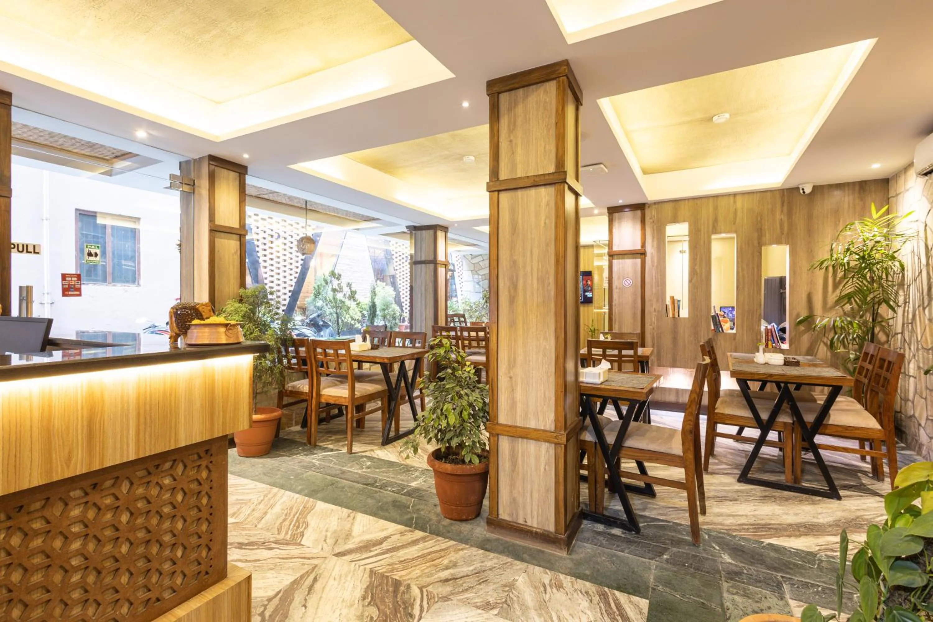 Restaurant/places to eat in Divya Boutique Inn