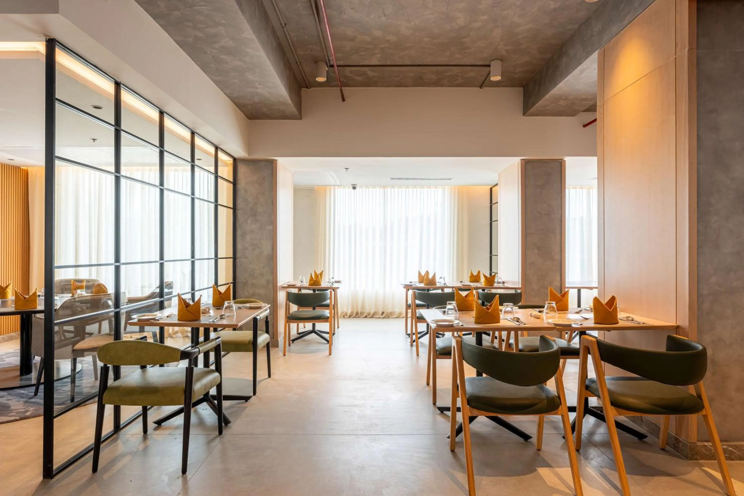 Restaurant/places to eat in Park Inn by Radisson Vellore