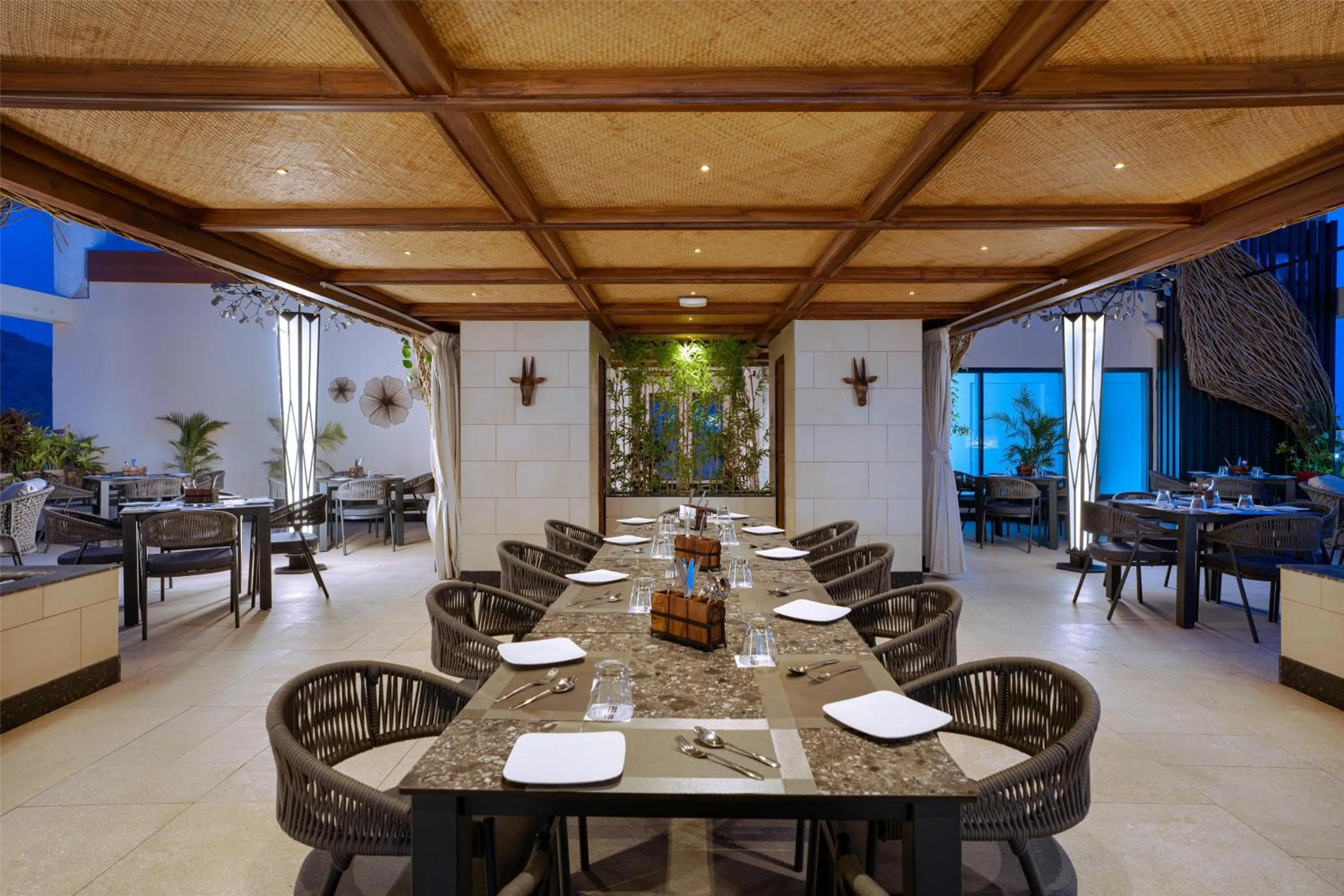 Restaurant/places to eat in Park Inn by Radisson Vellore