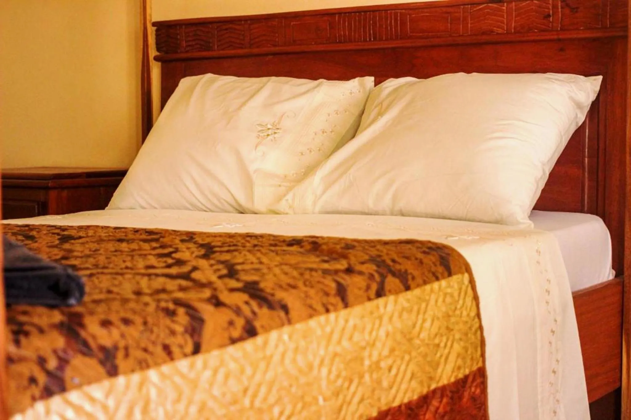 Bed in Diaspora Benin Hotel C-E
