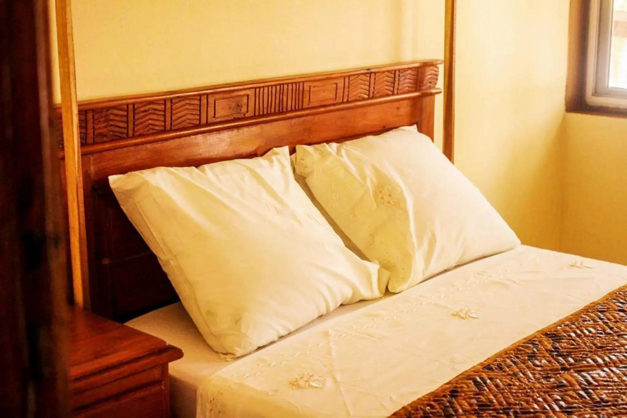 Double Room with Balcony in Diaspora Benin Hotel C-E Double Room with Balcony in Diaspora Benin Hotel C-E