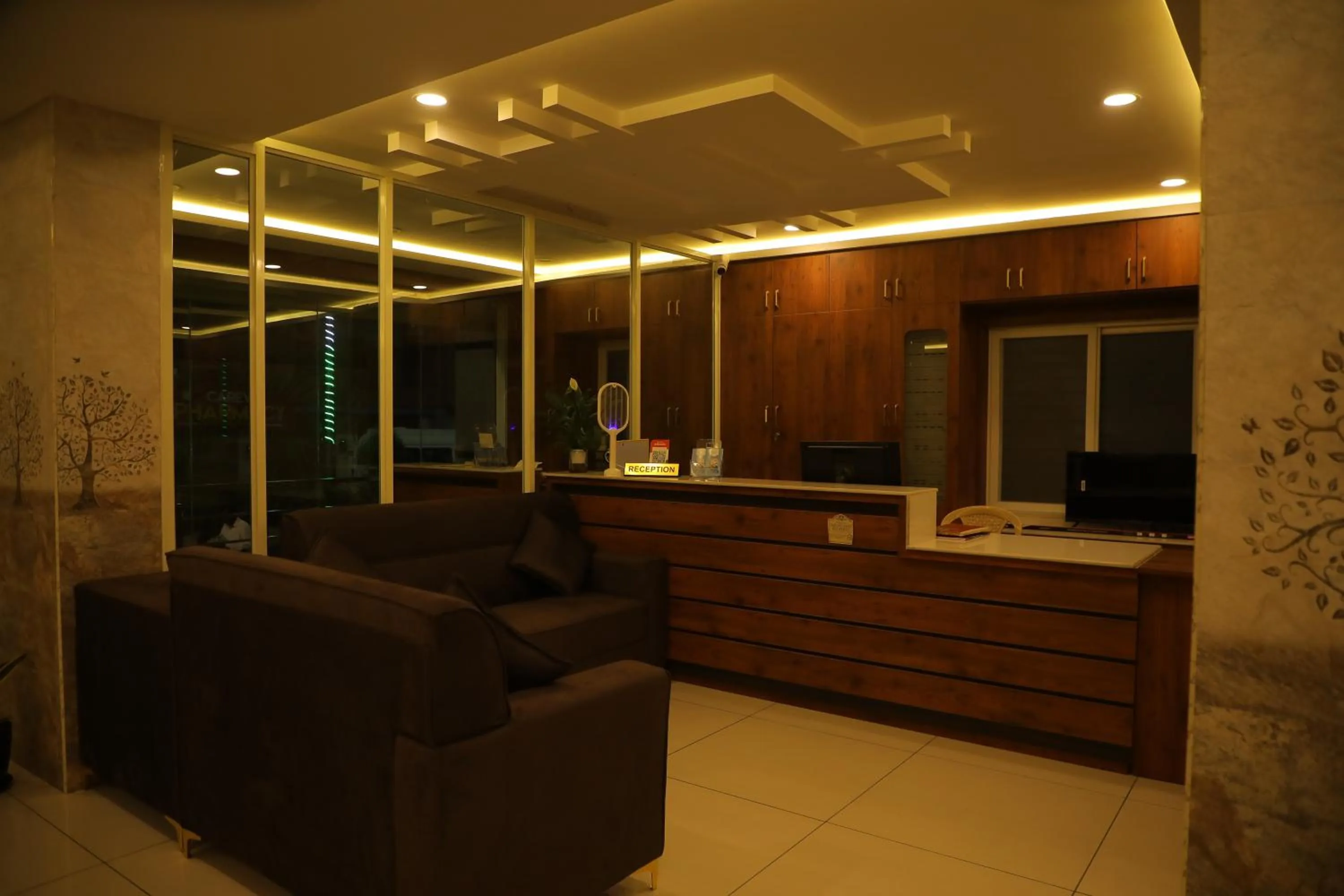 Seating area in Hotel Roi Inn