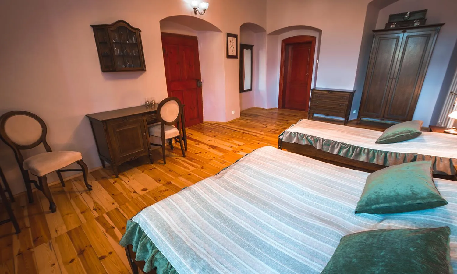 Photo of the whole room, Bed in Zamek Dobroszyce