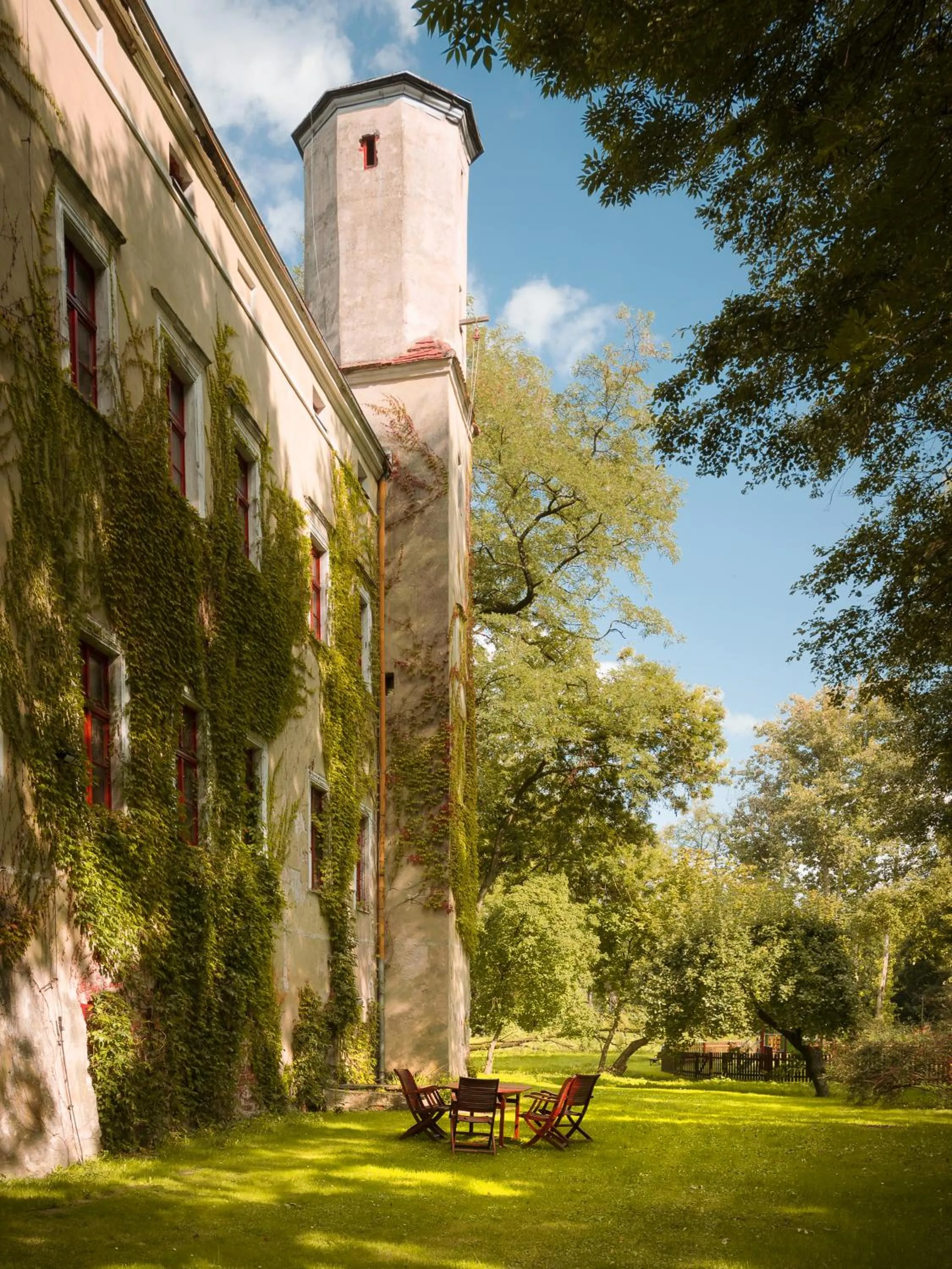 Property building in Zamek Dobroszyce