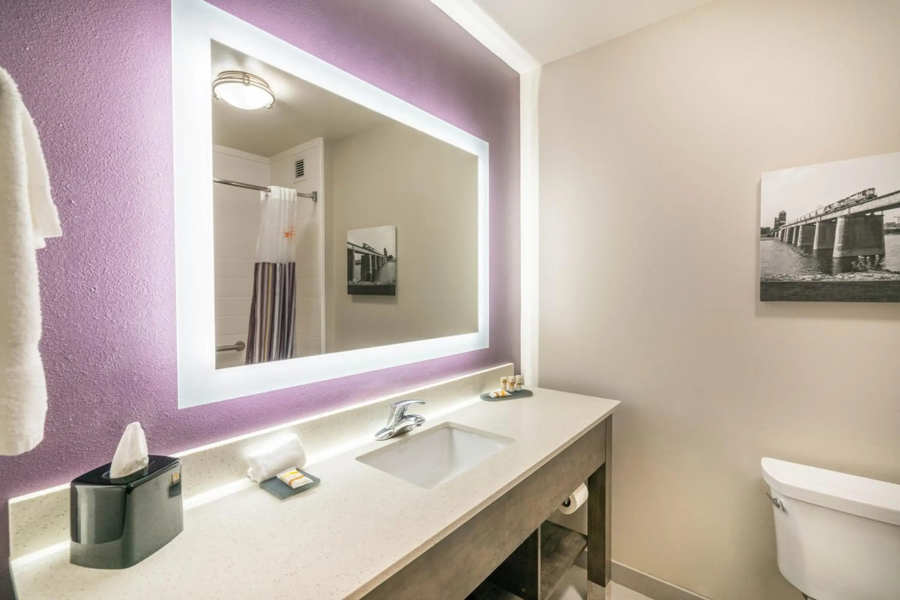 King Room - Non-Smoking in La Quinta by Wyndham Chattanooga - Lookout Mtn King Room - Non-Smoking in La Quinta by Wyndham Chattanooga - Lookout Mtn