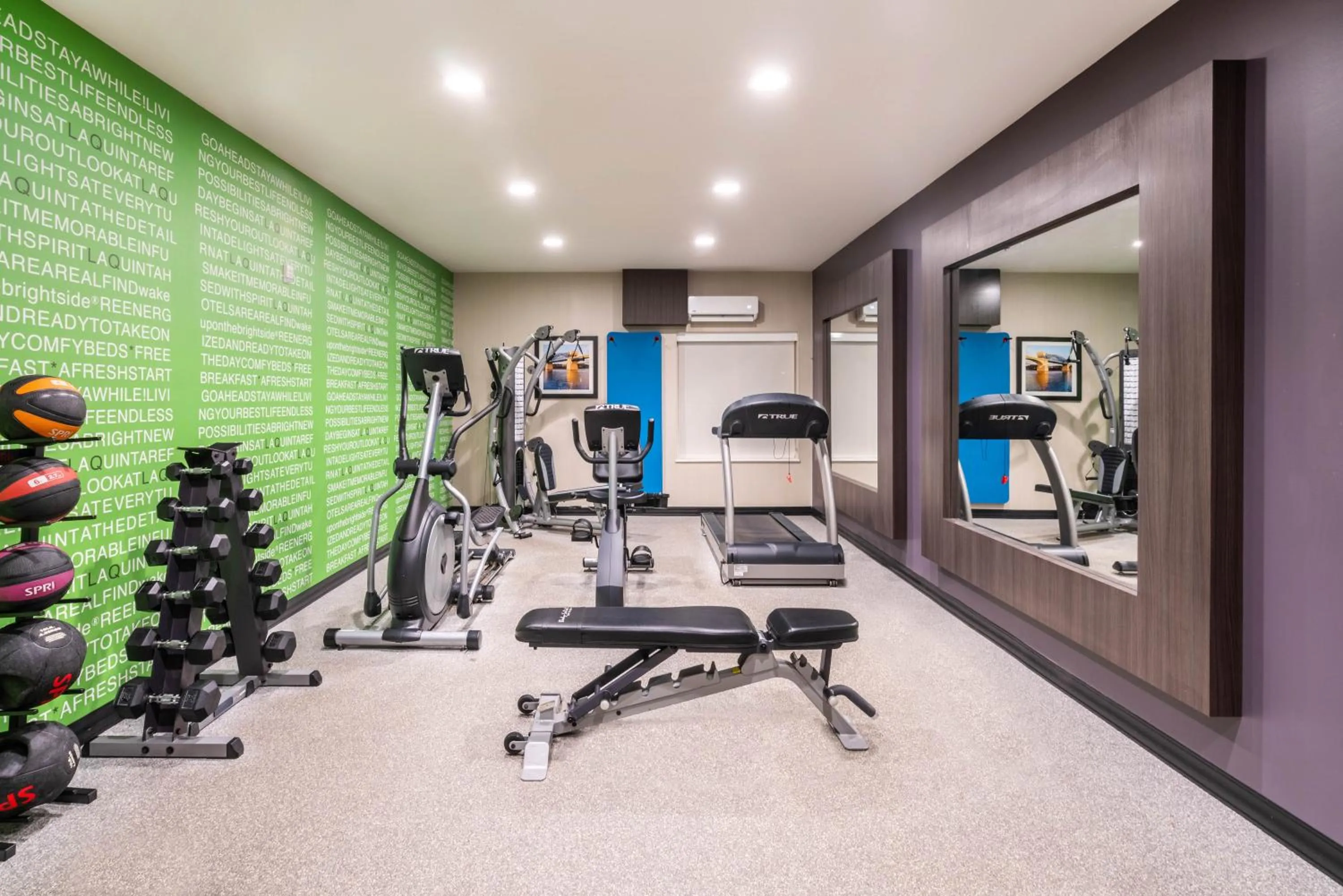 Fitness centre/facilities in La Quinta by Wyndham Chattanooga - Lookout Mtn