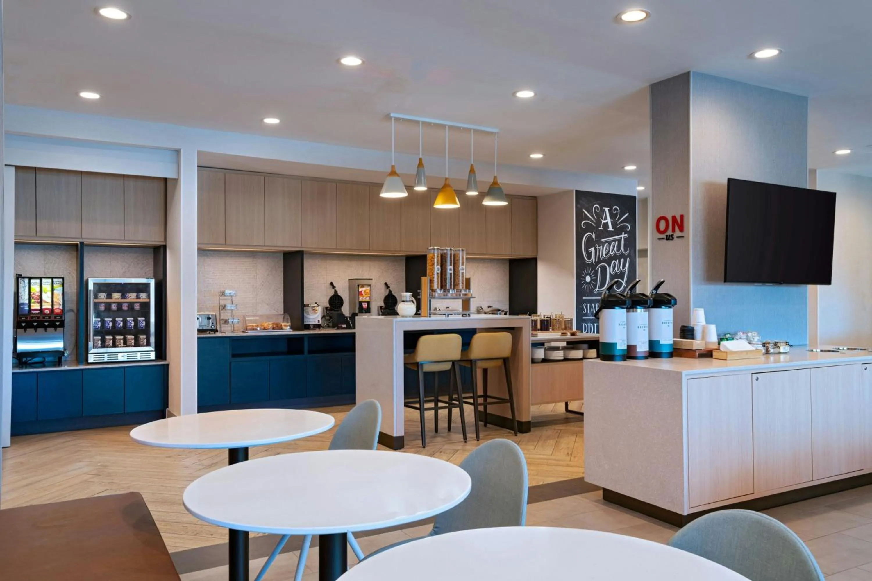 Breakfast in TownePlace Suites by Marriott Houston Tomball