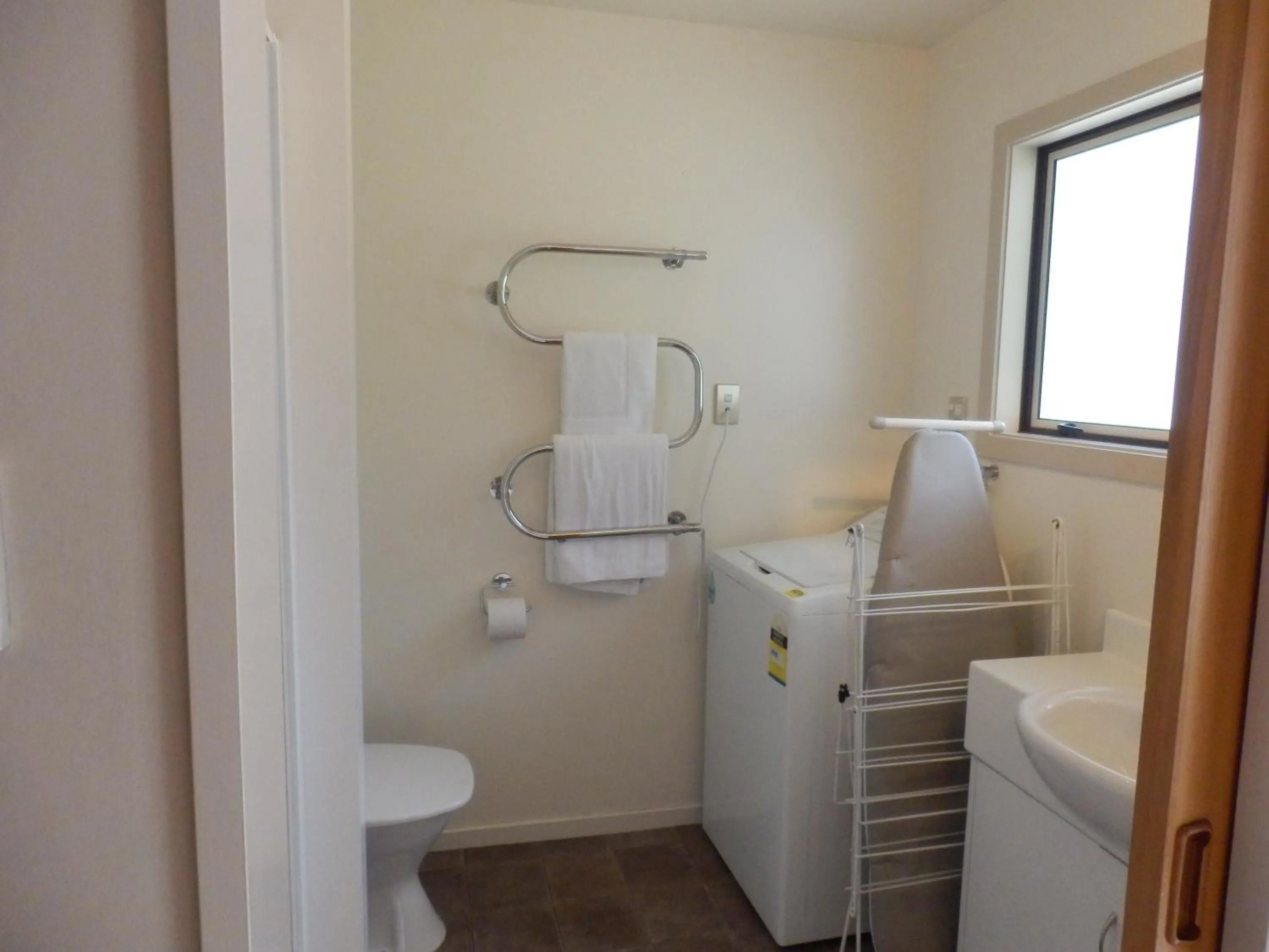 Toilet in Wakatipu View Apartments