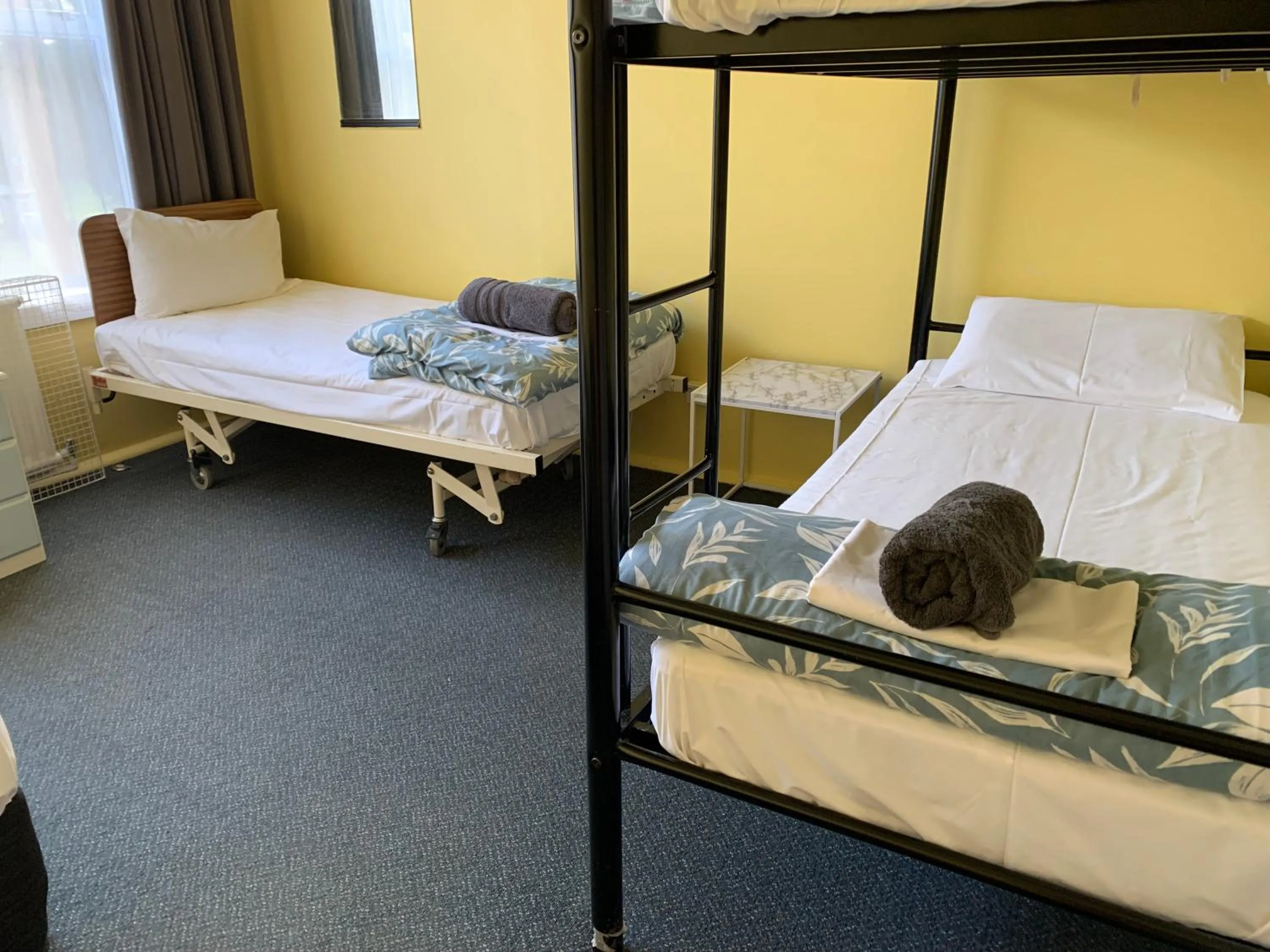 Bedroom, Bed in Thomas's Catlins Lodge and Camp Ground