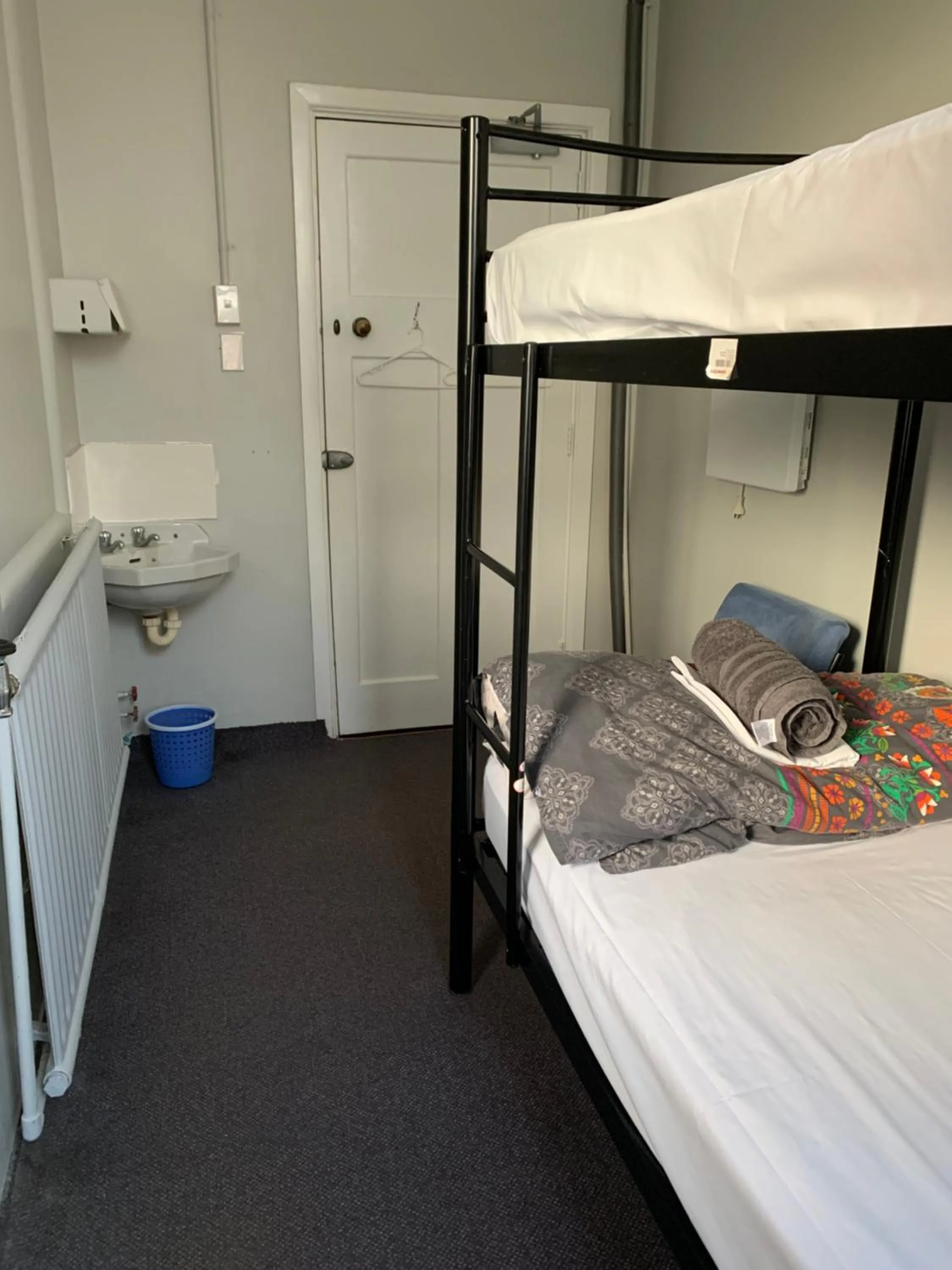 Bed in Thomas's Catlins Lodge and Camp Ground