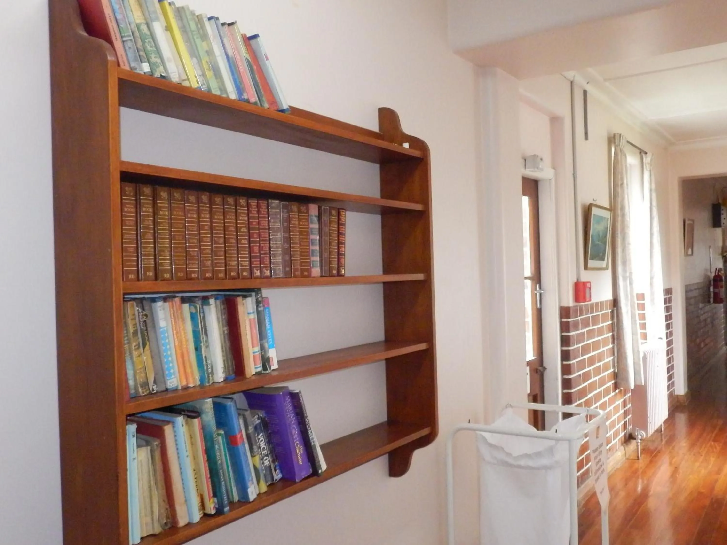 Living room in Thomas's Catlins Lodge and Camp Ground