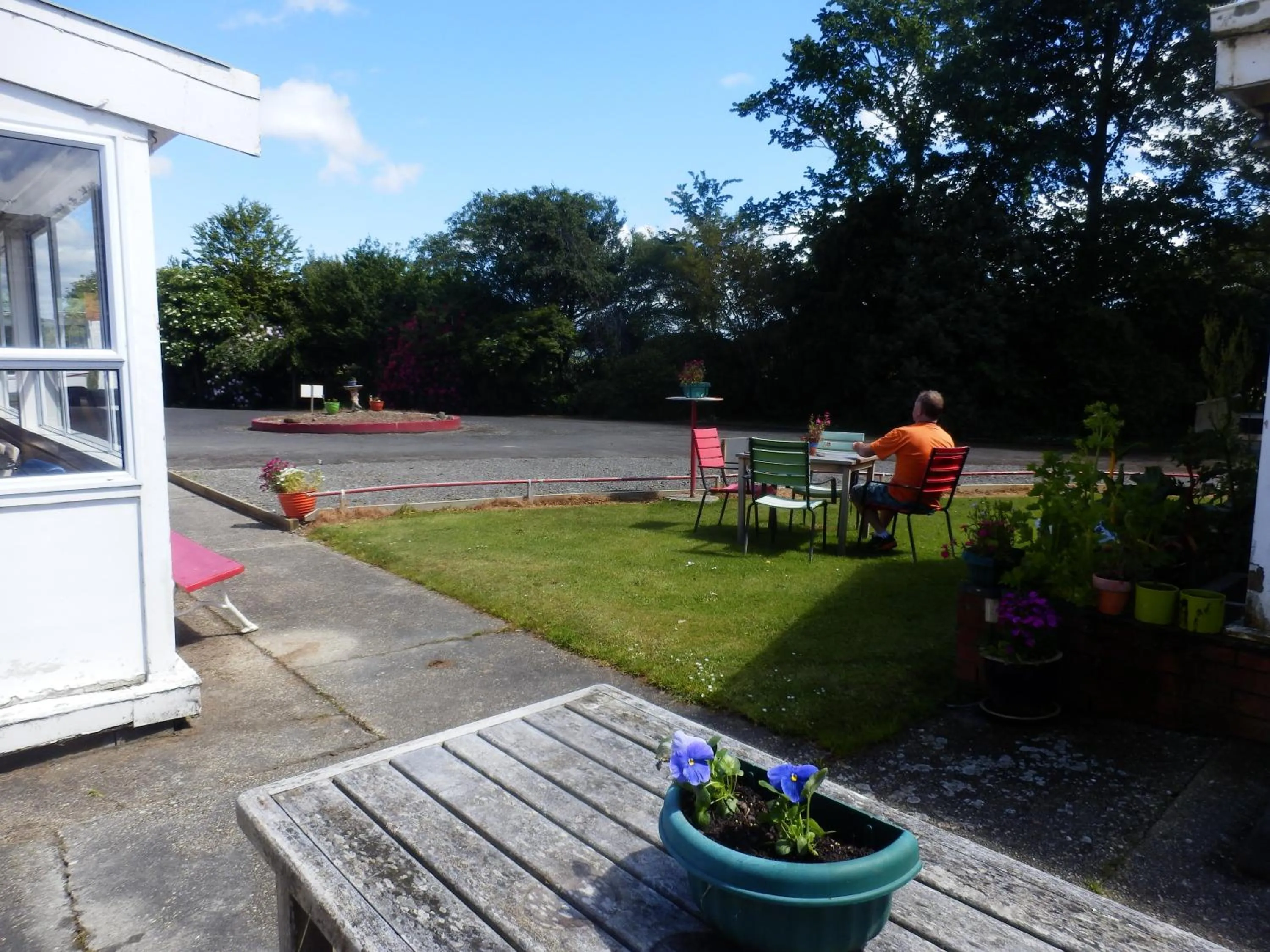 BBQ facilities in Thomas's Catlins Lodge and Camp Ground