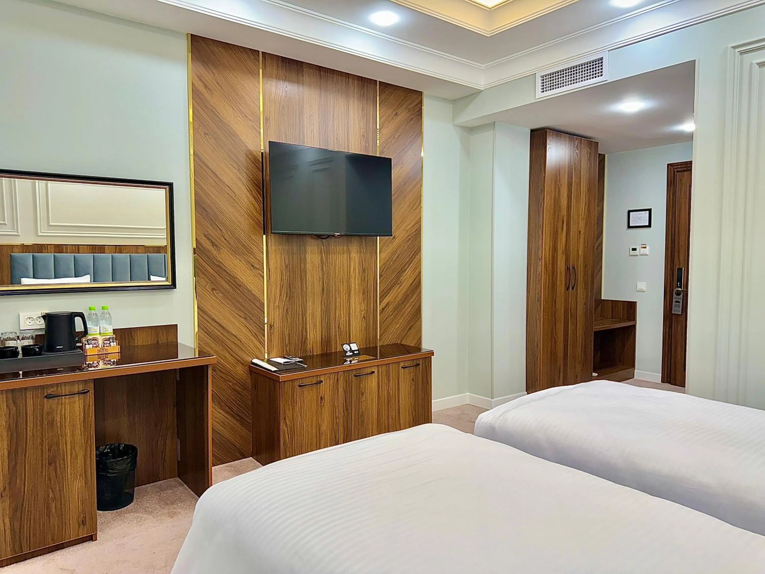 TV and multimedia, Bed in Siab Hotel Premium