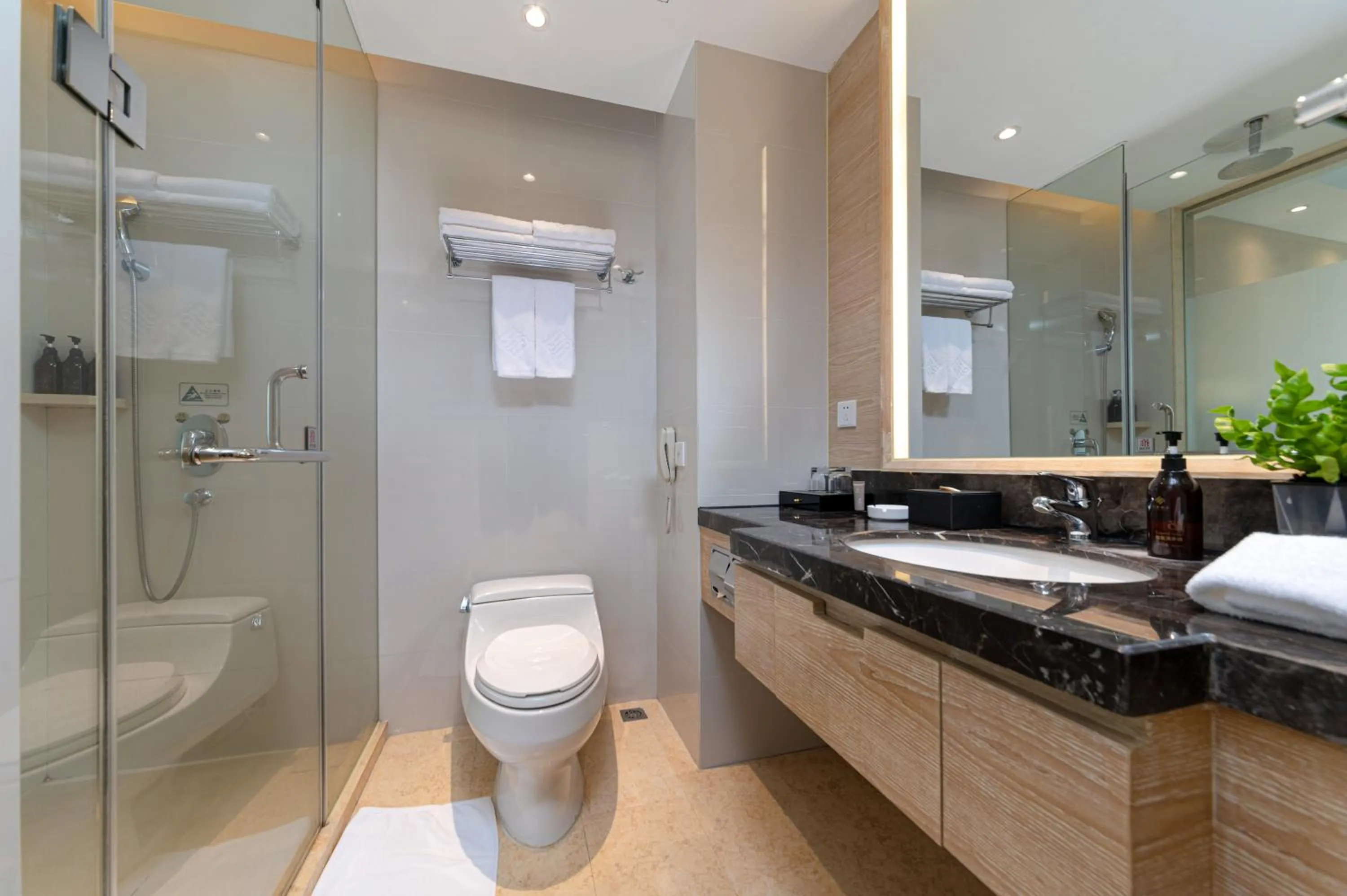 Shower in Xiamen Xiang An Yi Hao Hotel