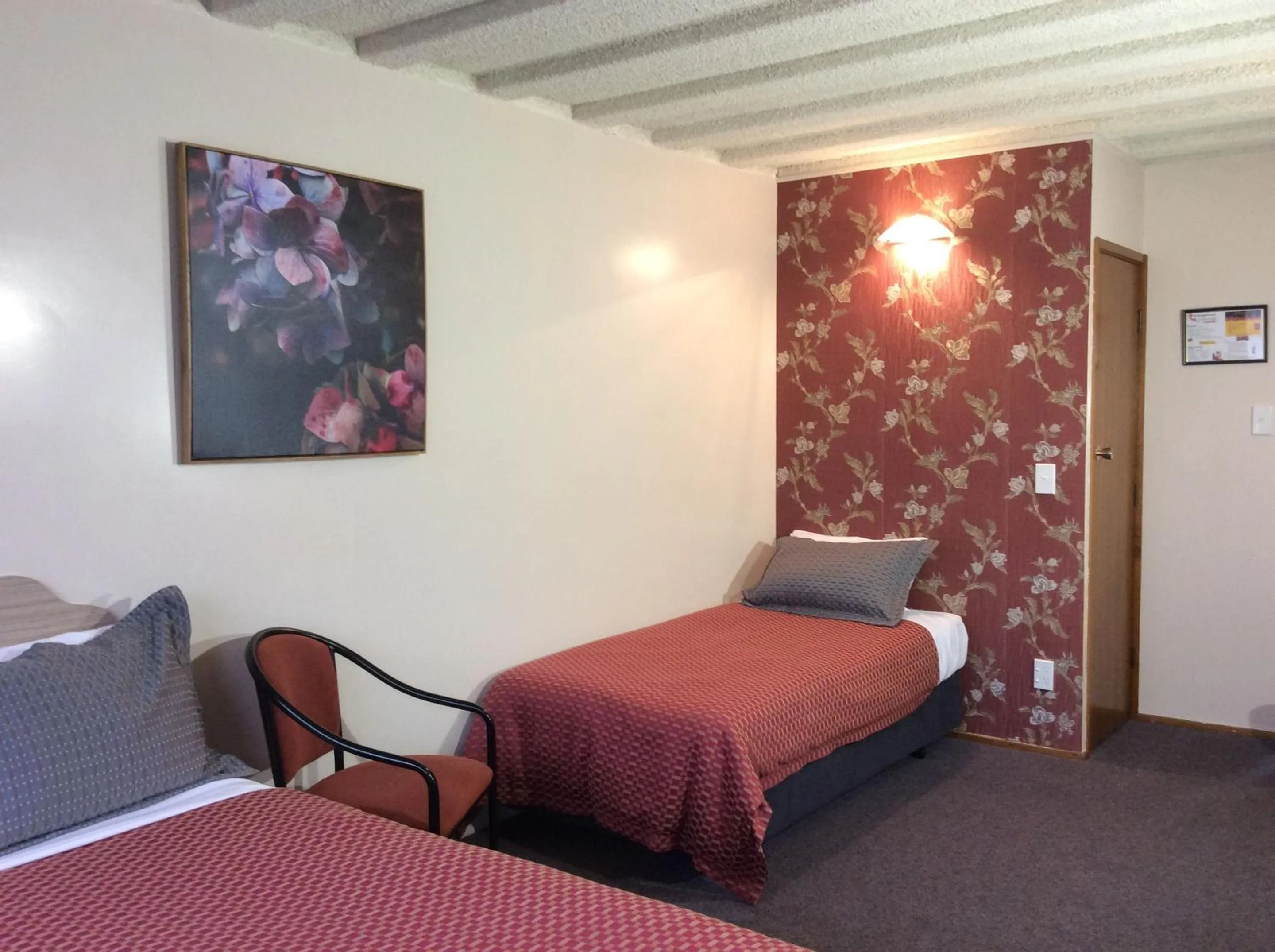 Bed in AAA Marlin Motel