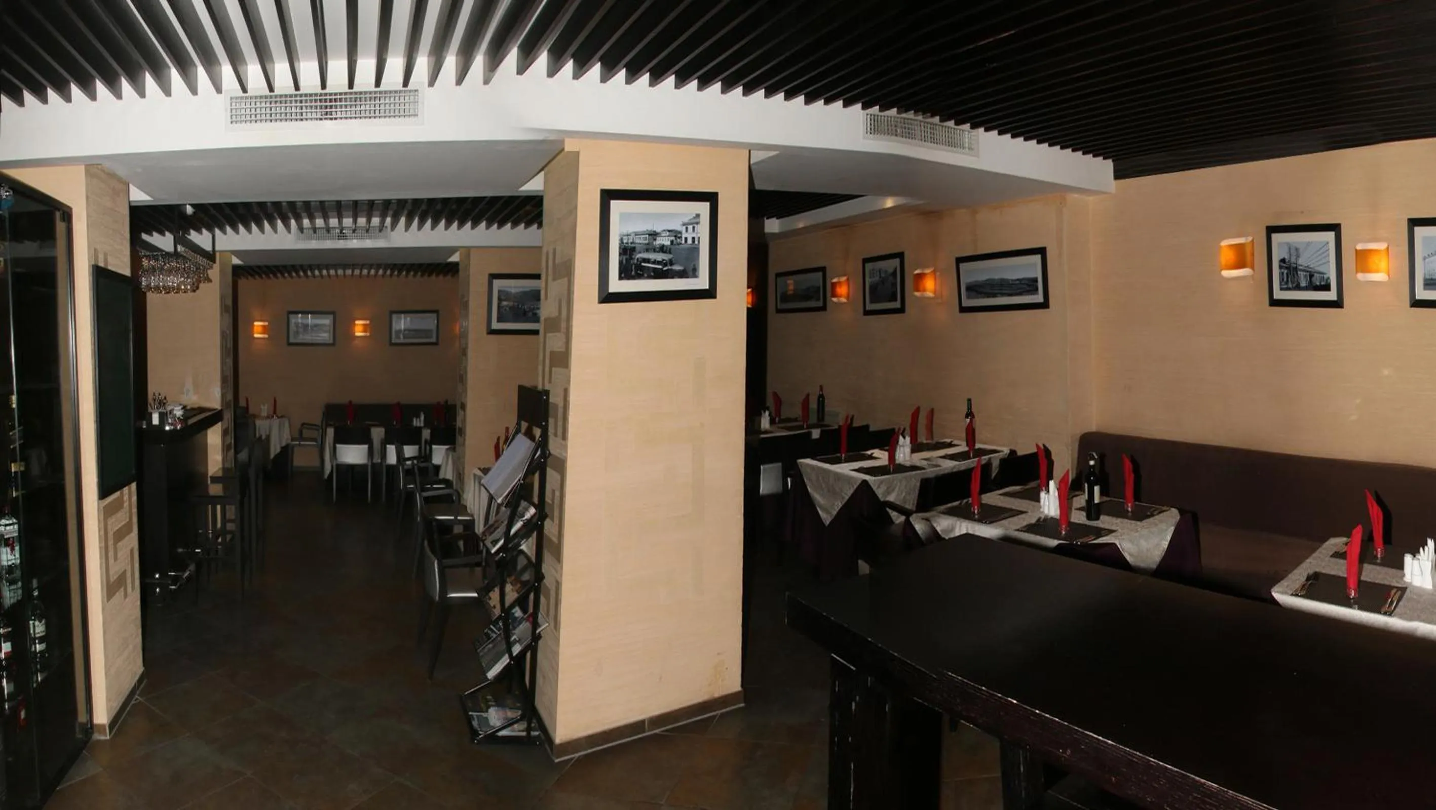 Restaurant/places to eat in Urgoo hotel