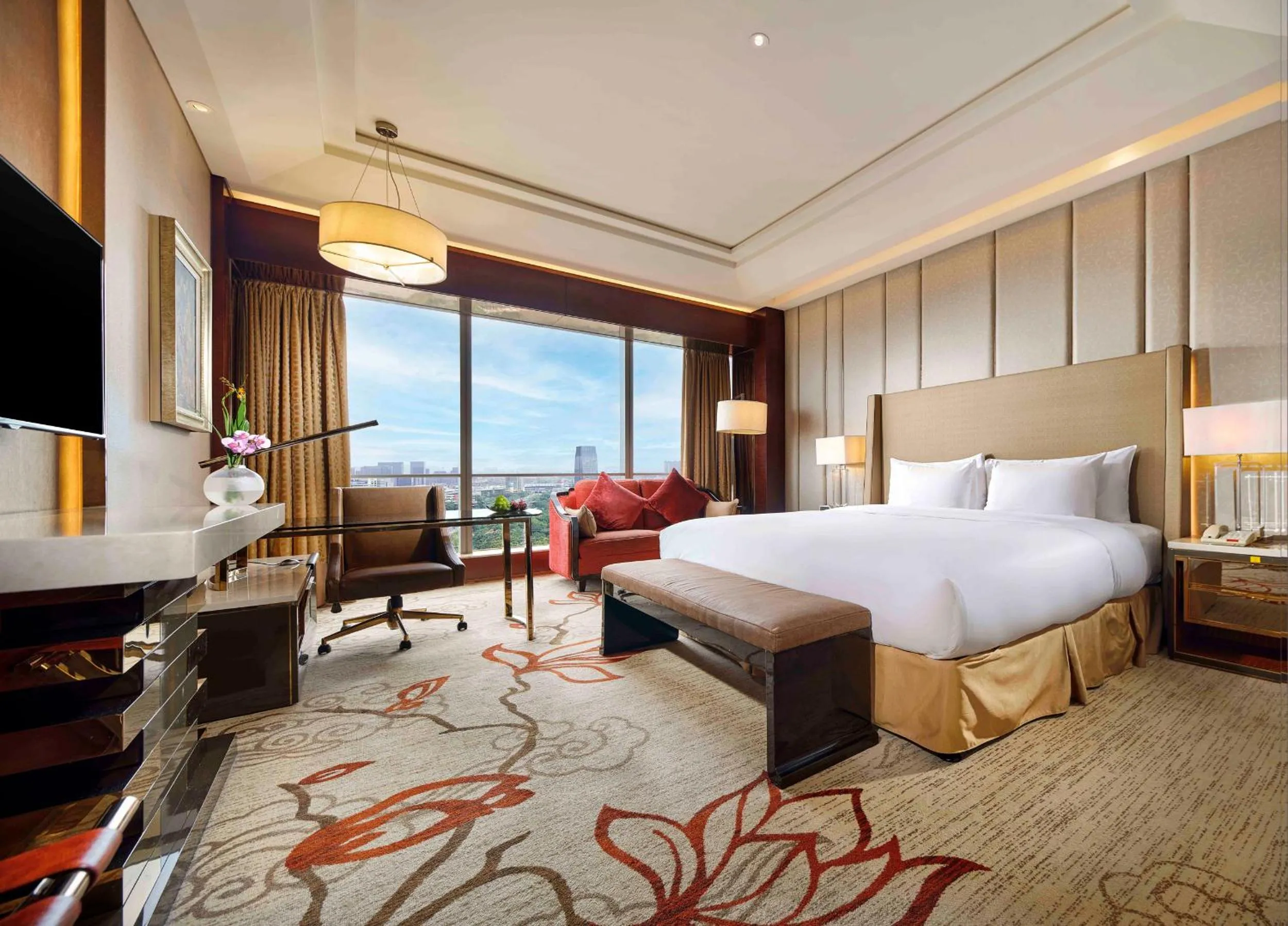 Photo of the whole room, Bed in Sanding New Century Grand Hotel Yiwu