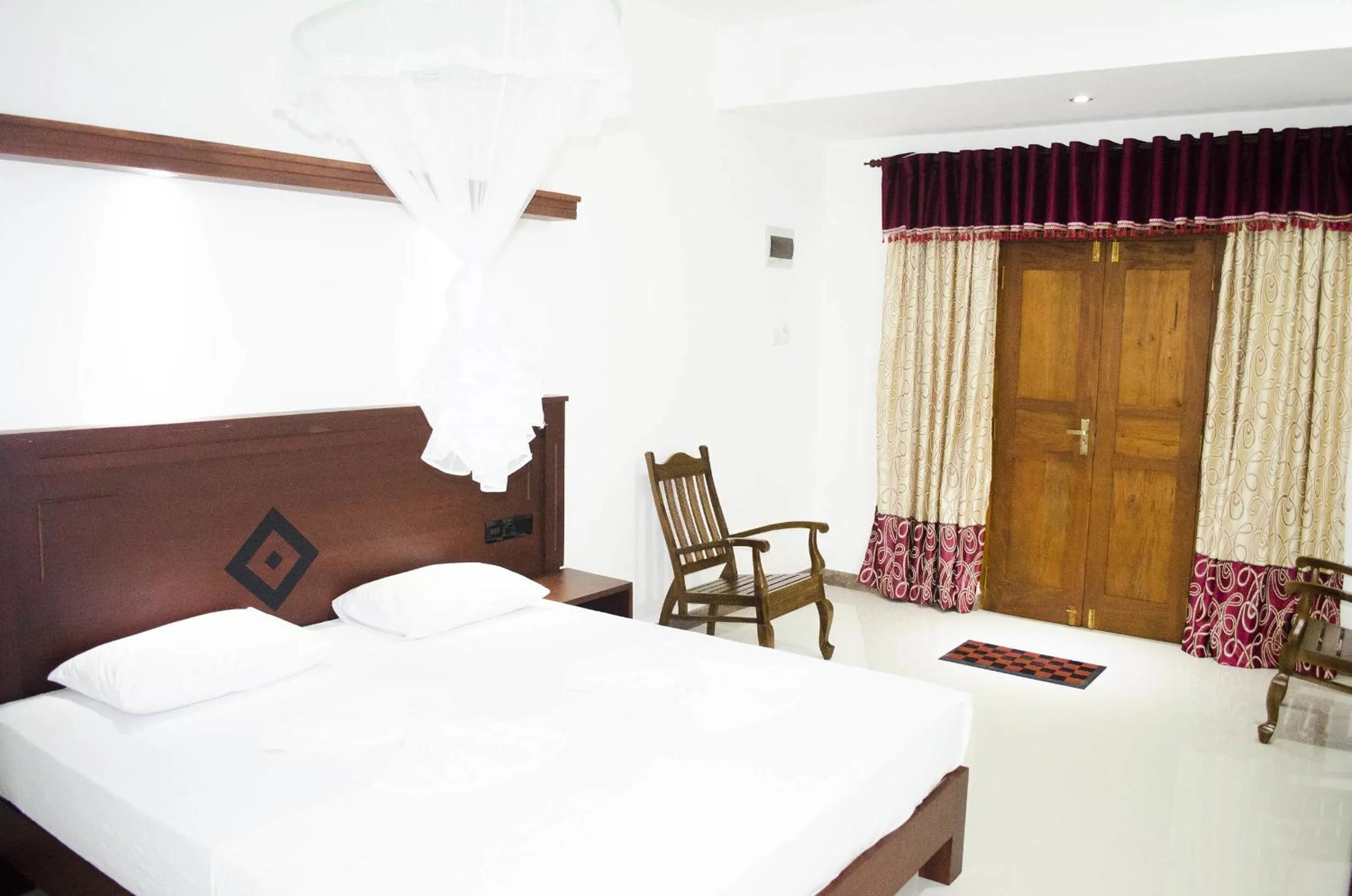 Photo of the whole room, Bed in Suwa Arana Resort