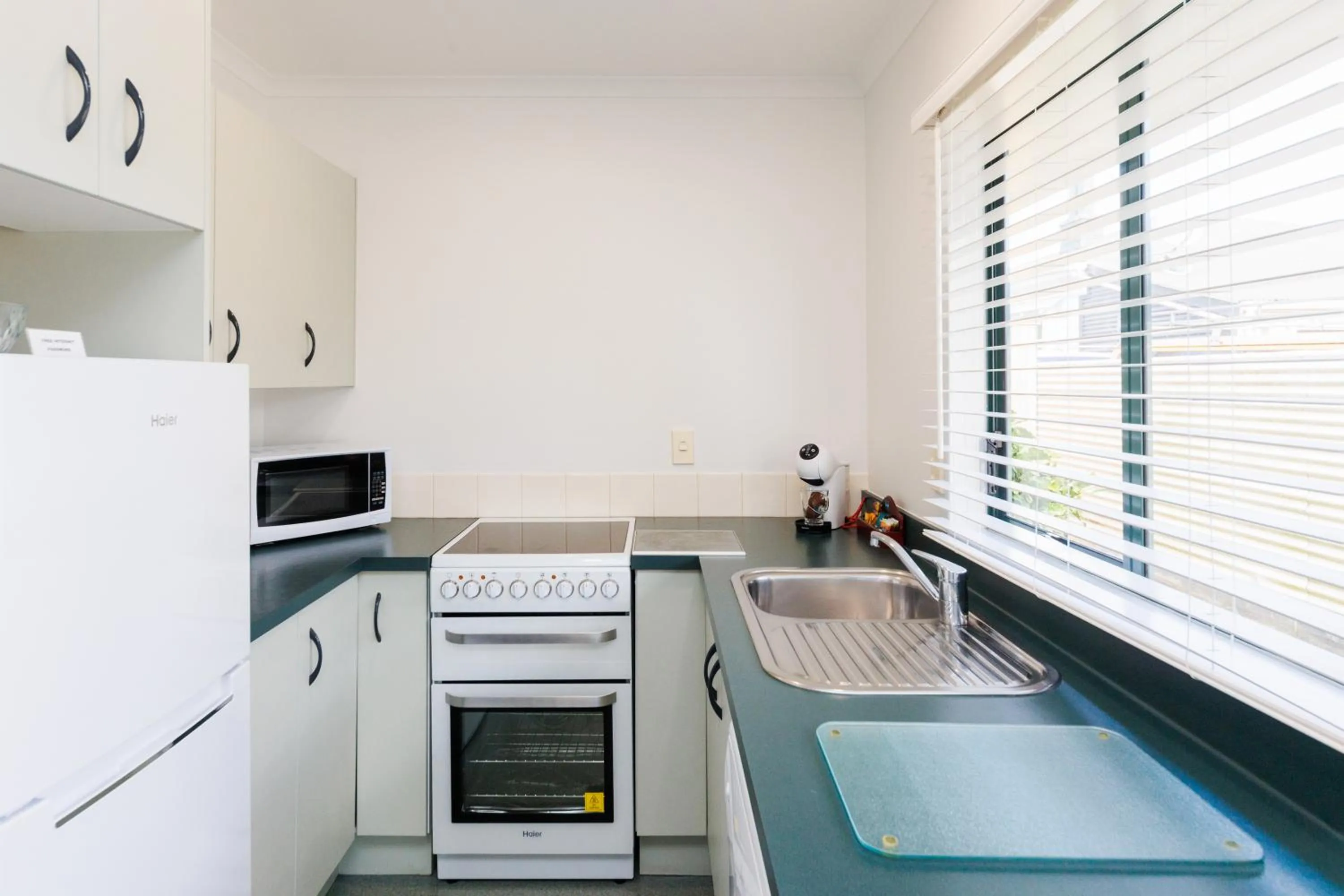 kitchen in Camelot Motor Lodge and Conference Centre