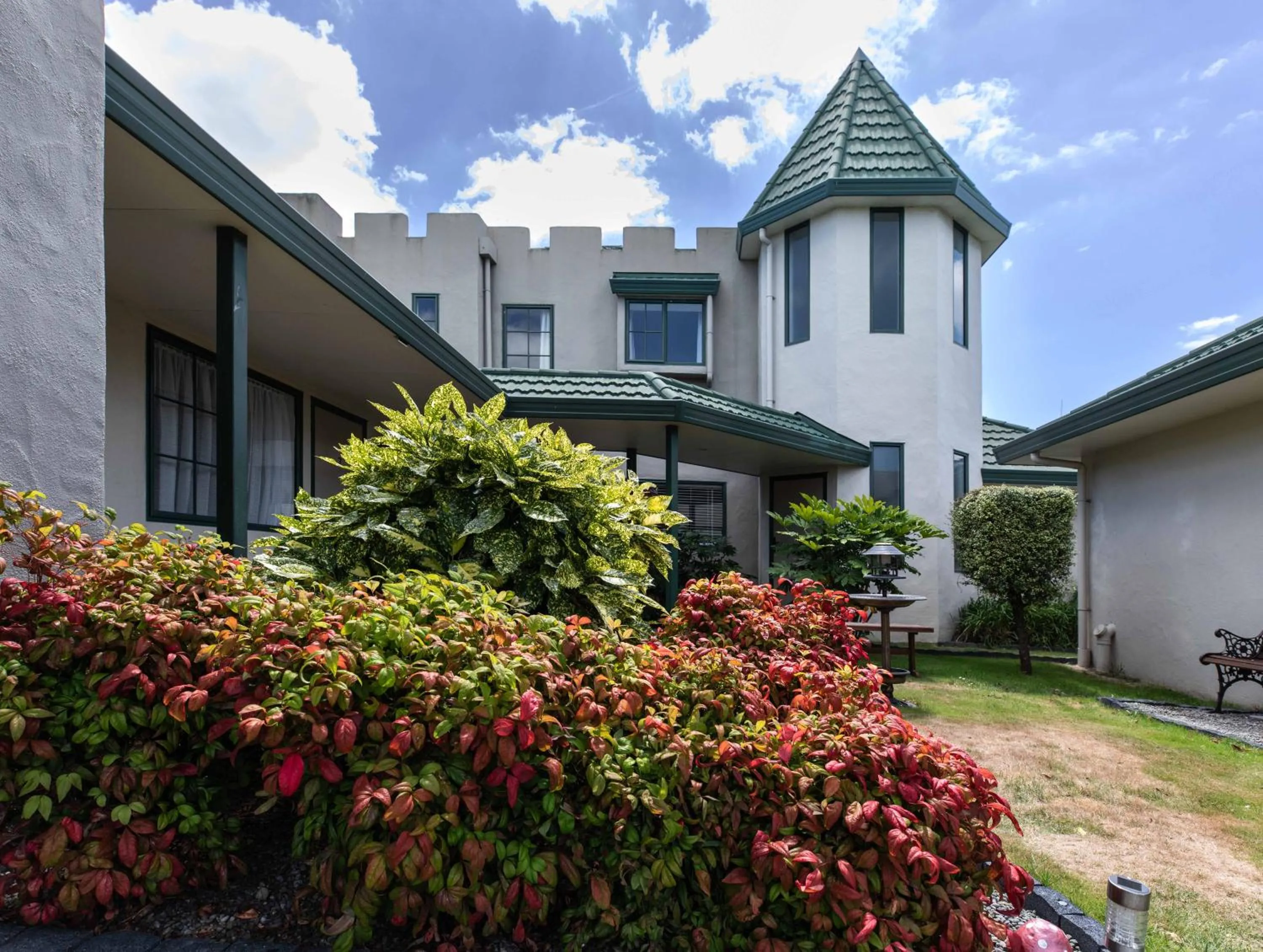 Garden in Camelot Motor Lodge and Conference Centre
