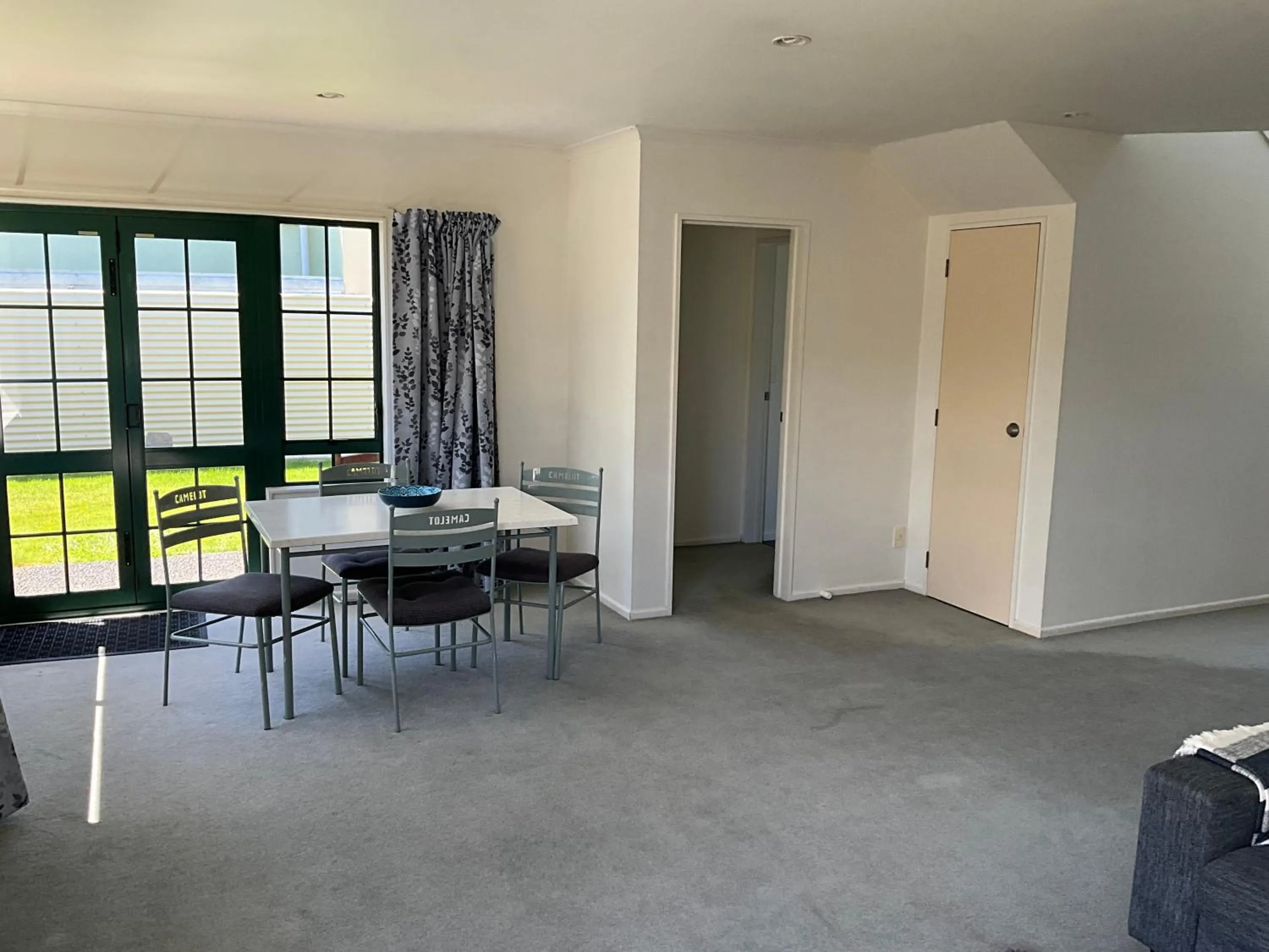 Living room in Camelot Motor Lodge and Conference Centre