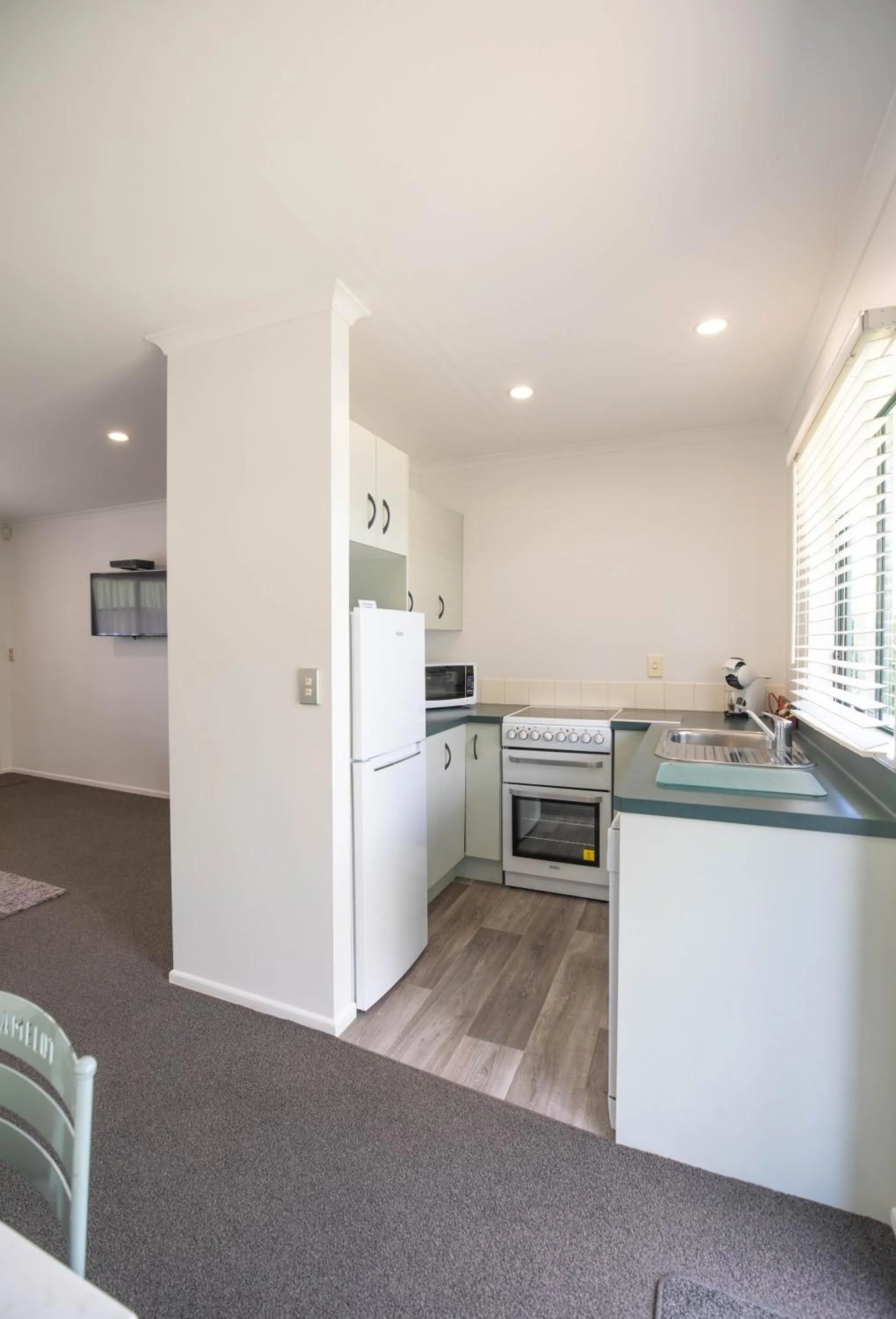 kitchen in Camelot Motor Lodge and Conference Centre