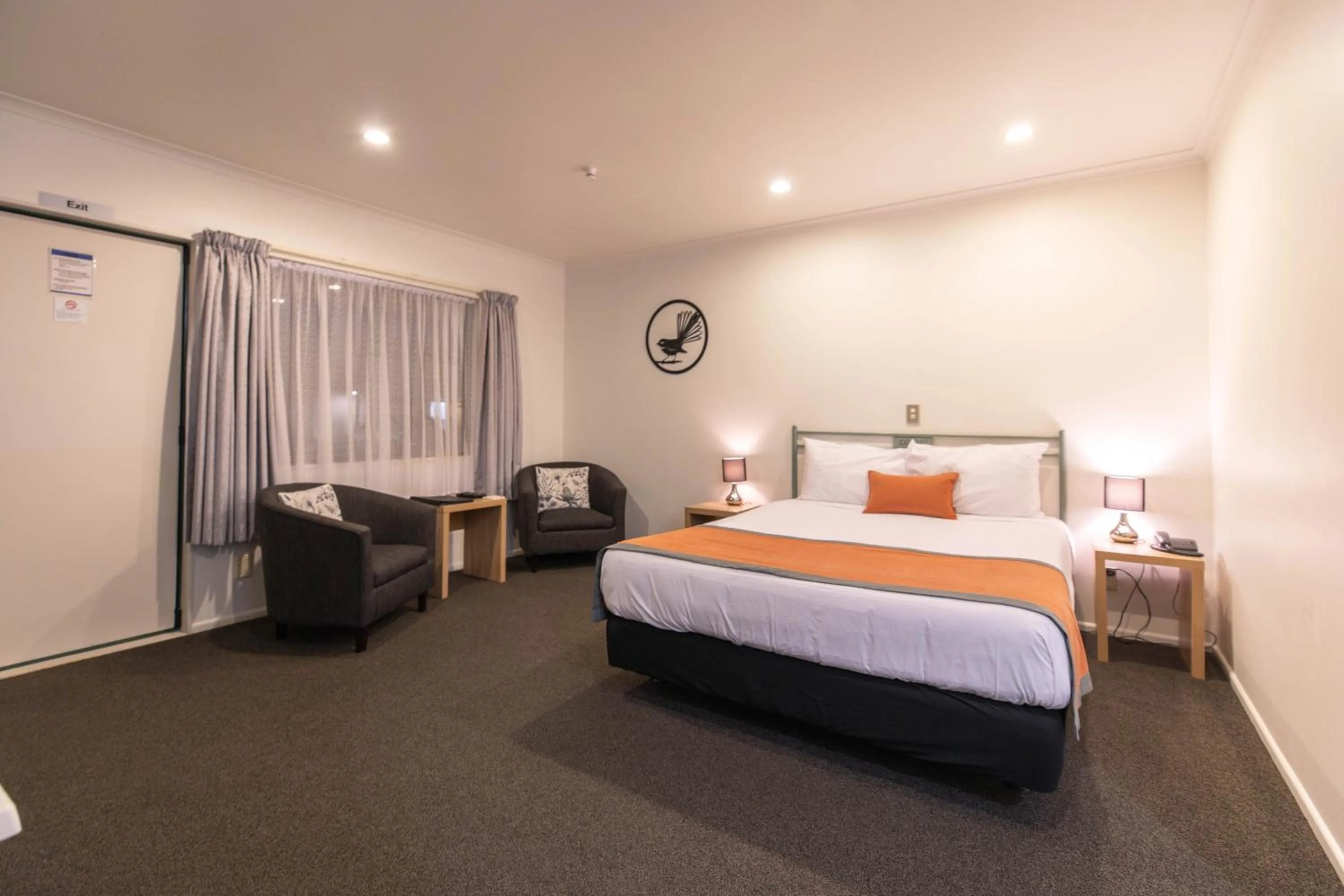 Bedroom, Bed in Camelot Motor Lodge and Conference Centre