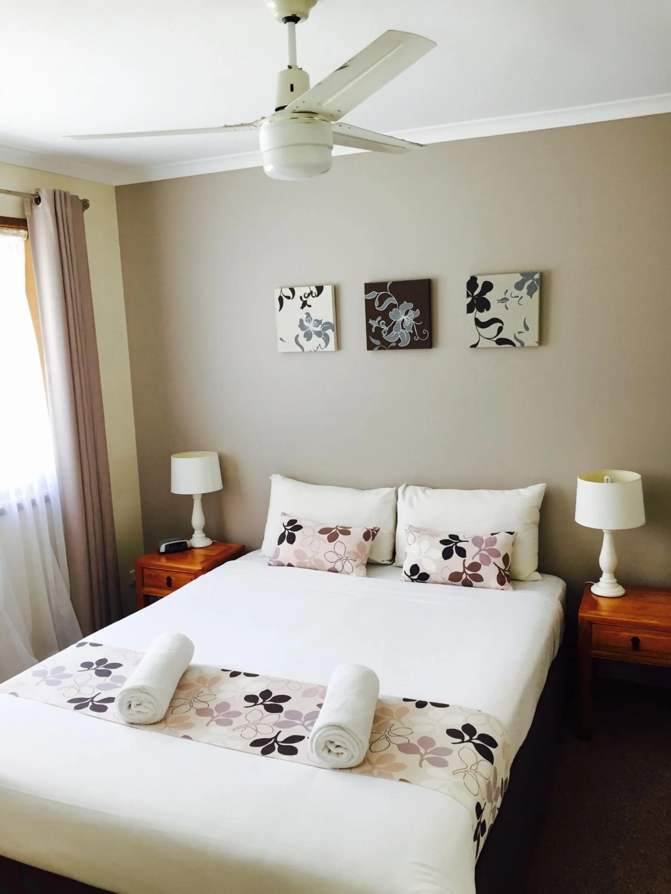Bedroom, Bed in Montville Holiday Apartments