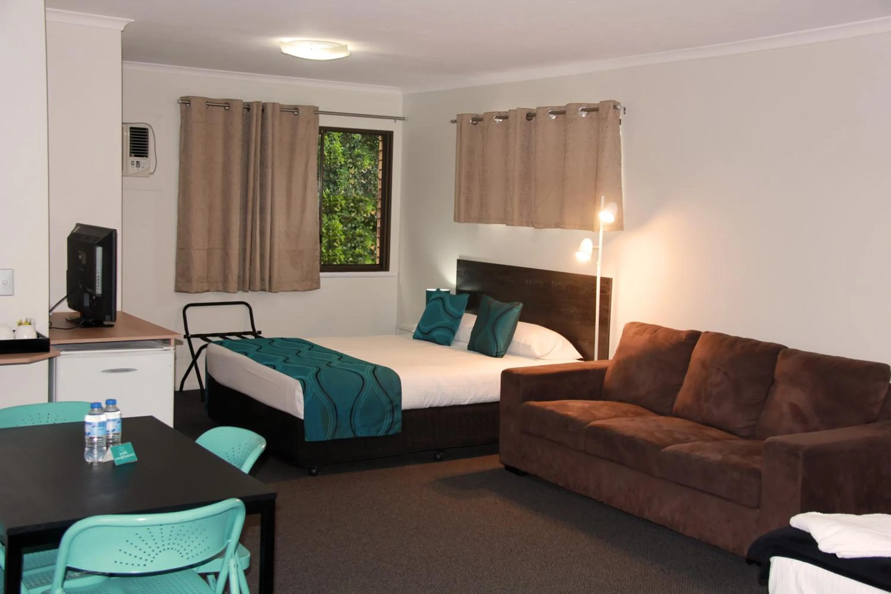Bed in Motel in Nambour