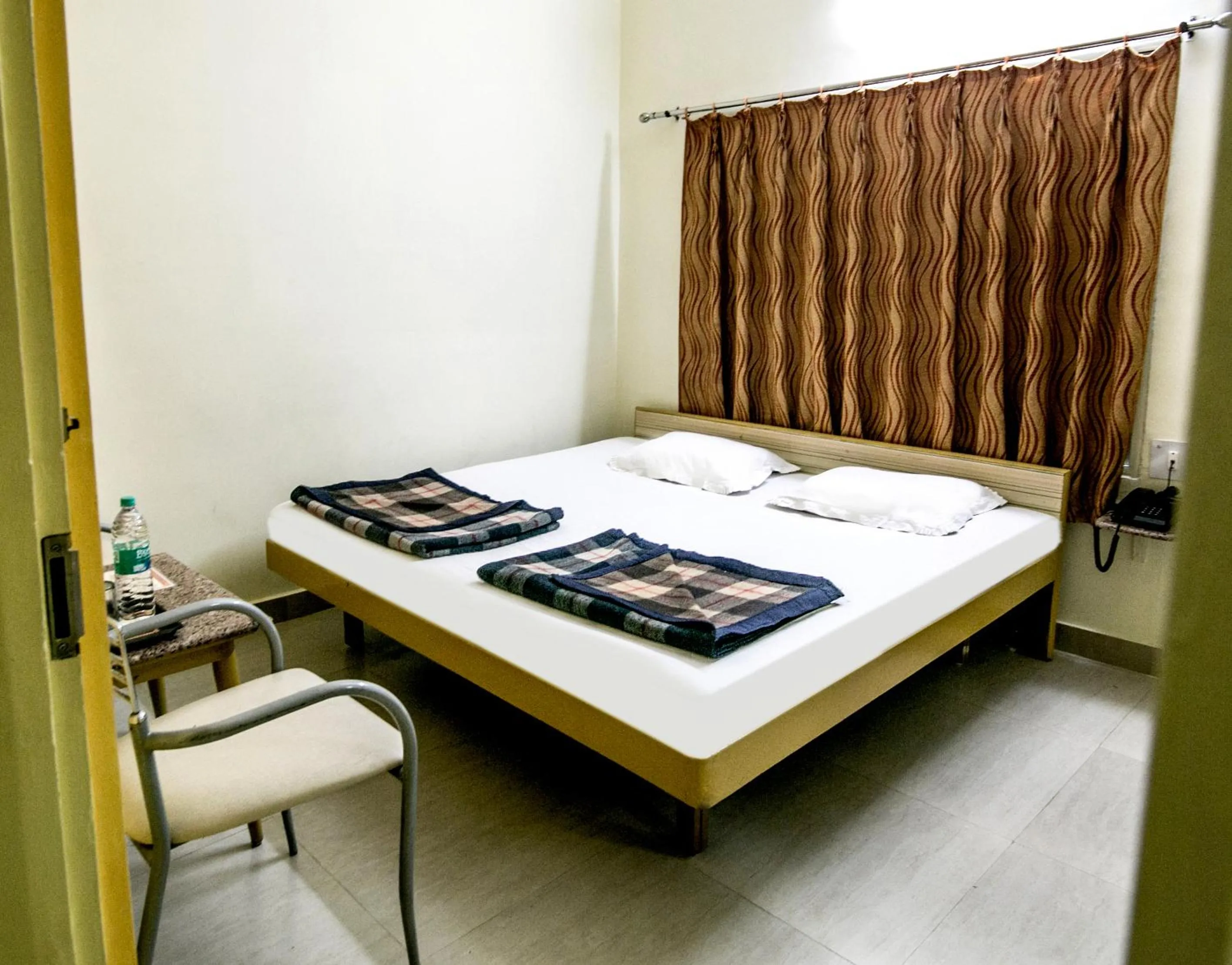 Property building, Bed in Hotel Akashdeep