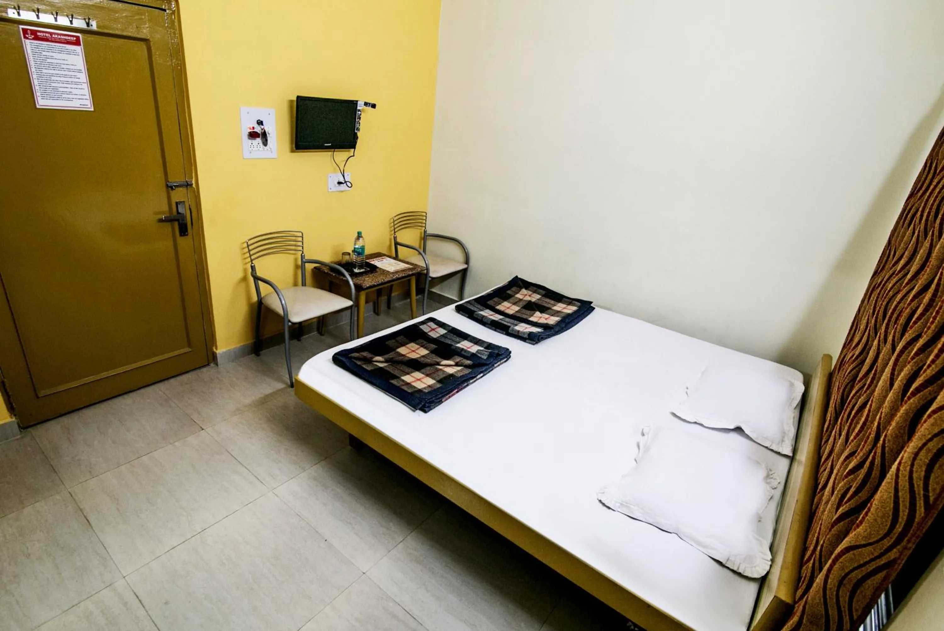 Property building, Bed in Hotel Akashdeep