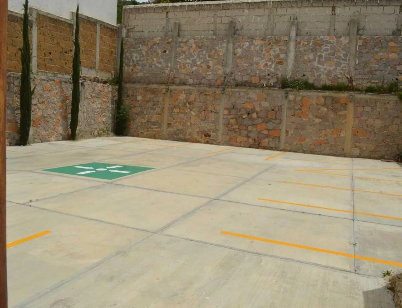 Parking in Hotel Guadalupe Bernal