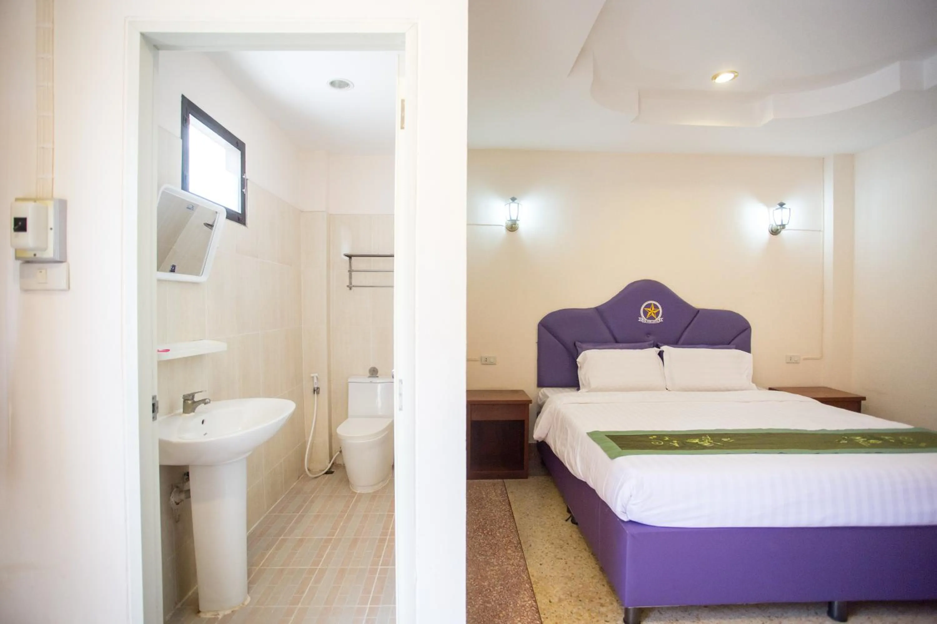 Bathroom, Bed in The Star Hotel