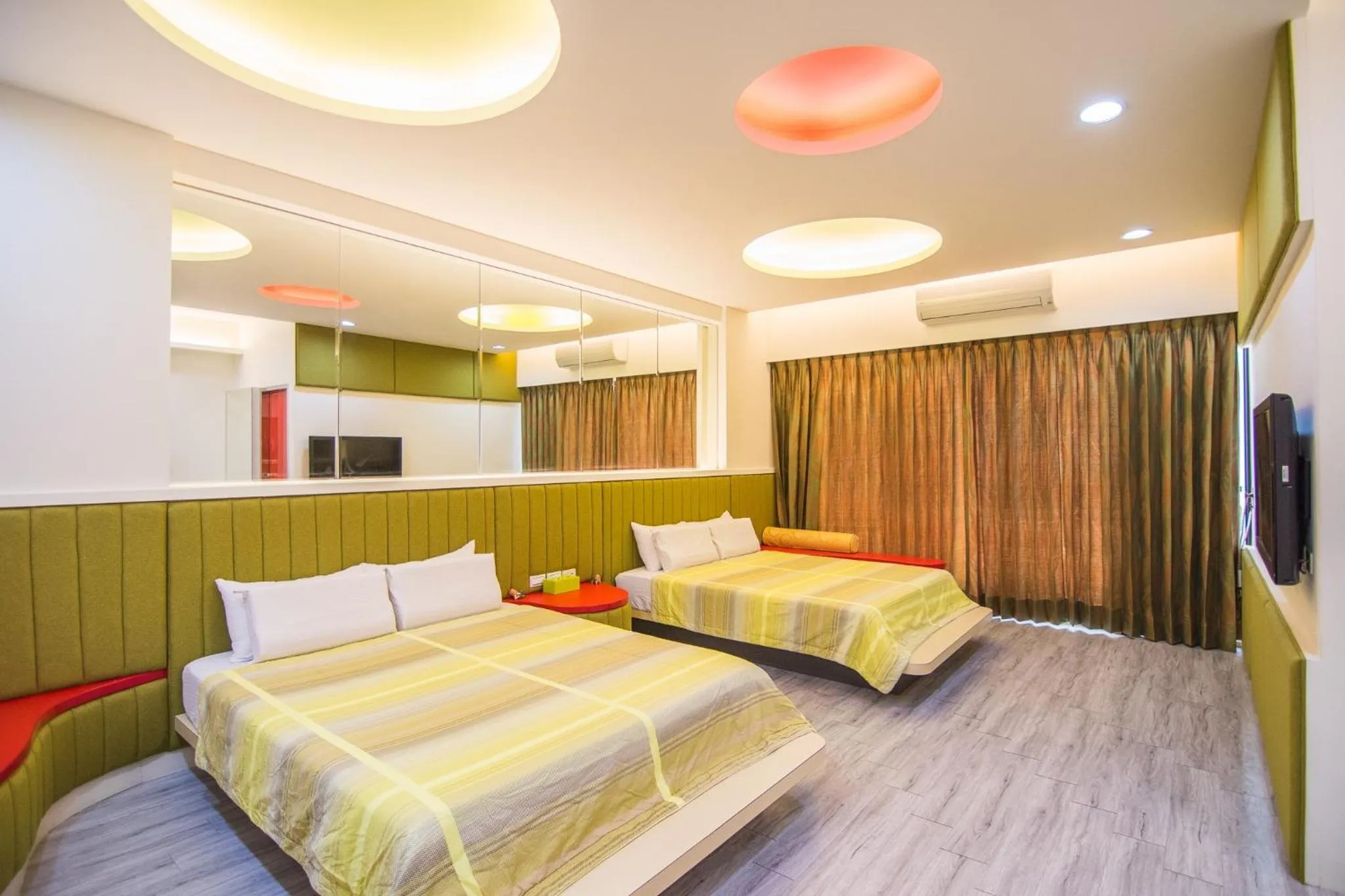 Photo of the whole room, Bed in Little SkyLark B&B