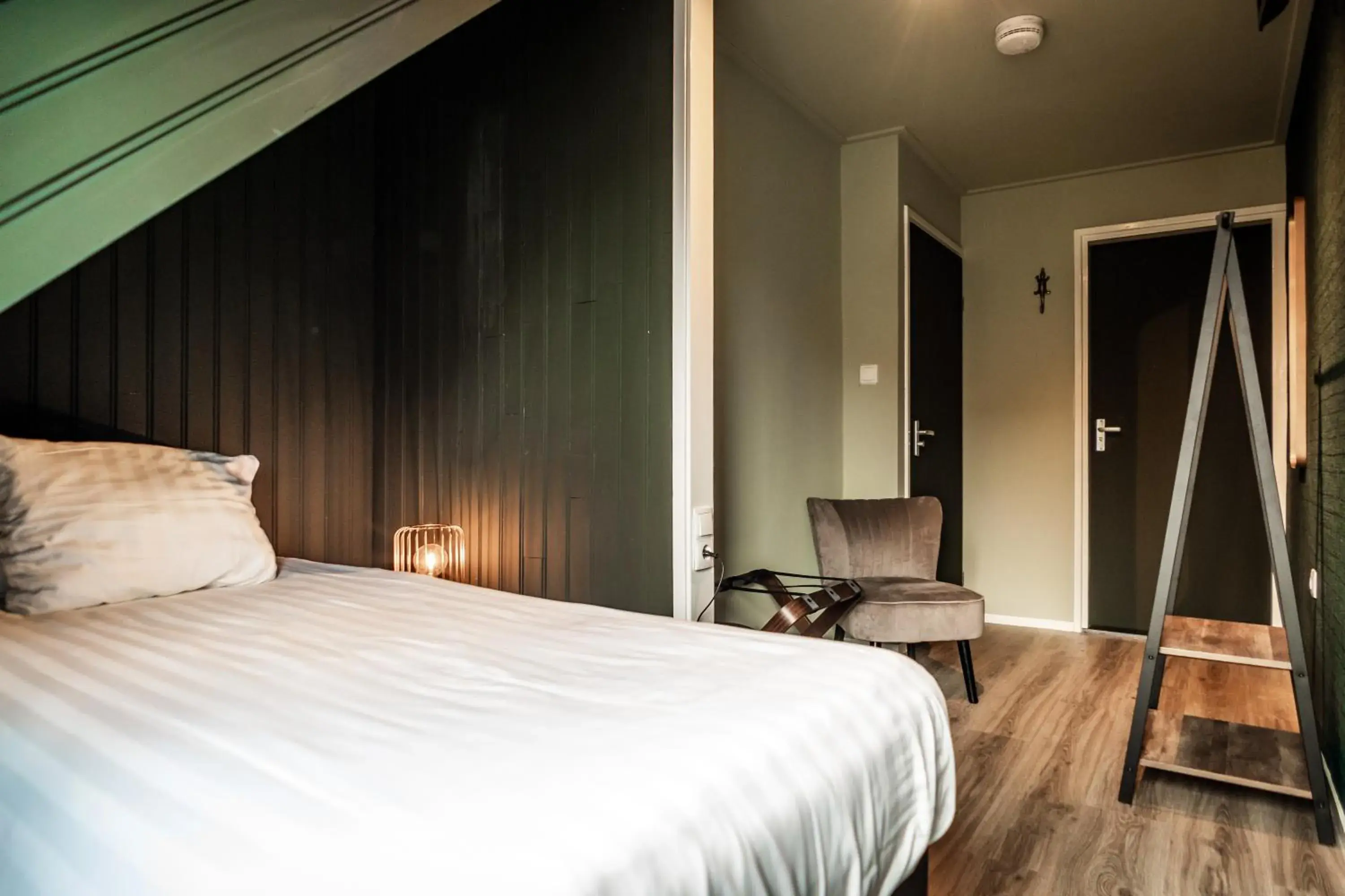 Single Room with Private Bathroom - single occupancy in Hotel het Anker van Texel Single Room with Private Bathroom - single occupancy in Hotel het Anker van Texel