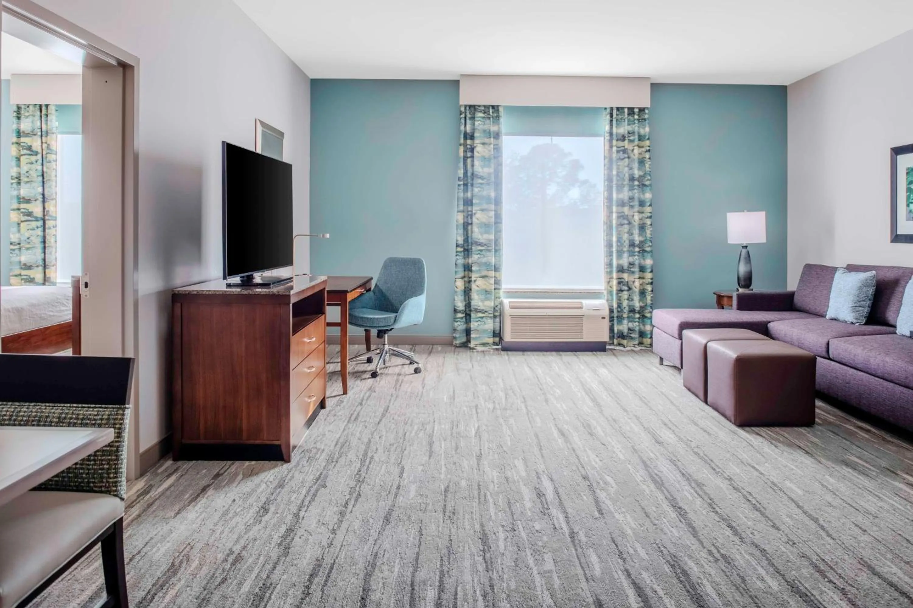 Living room in Hilton Garden Inn Charleston / Mt. Pleasant