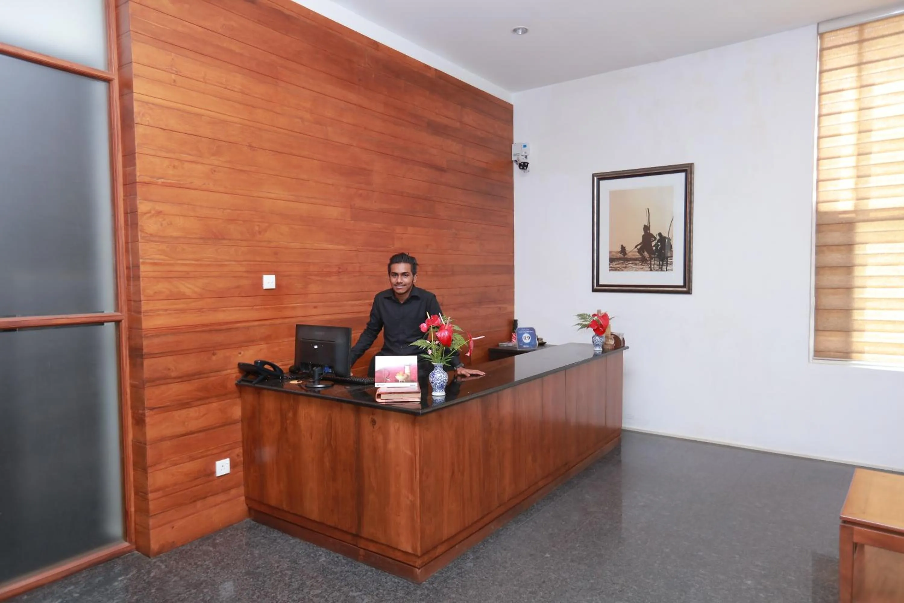 Staff in Refresh Hotel Hikkaduwa