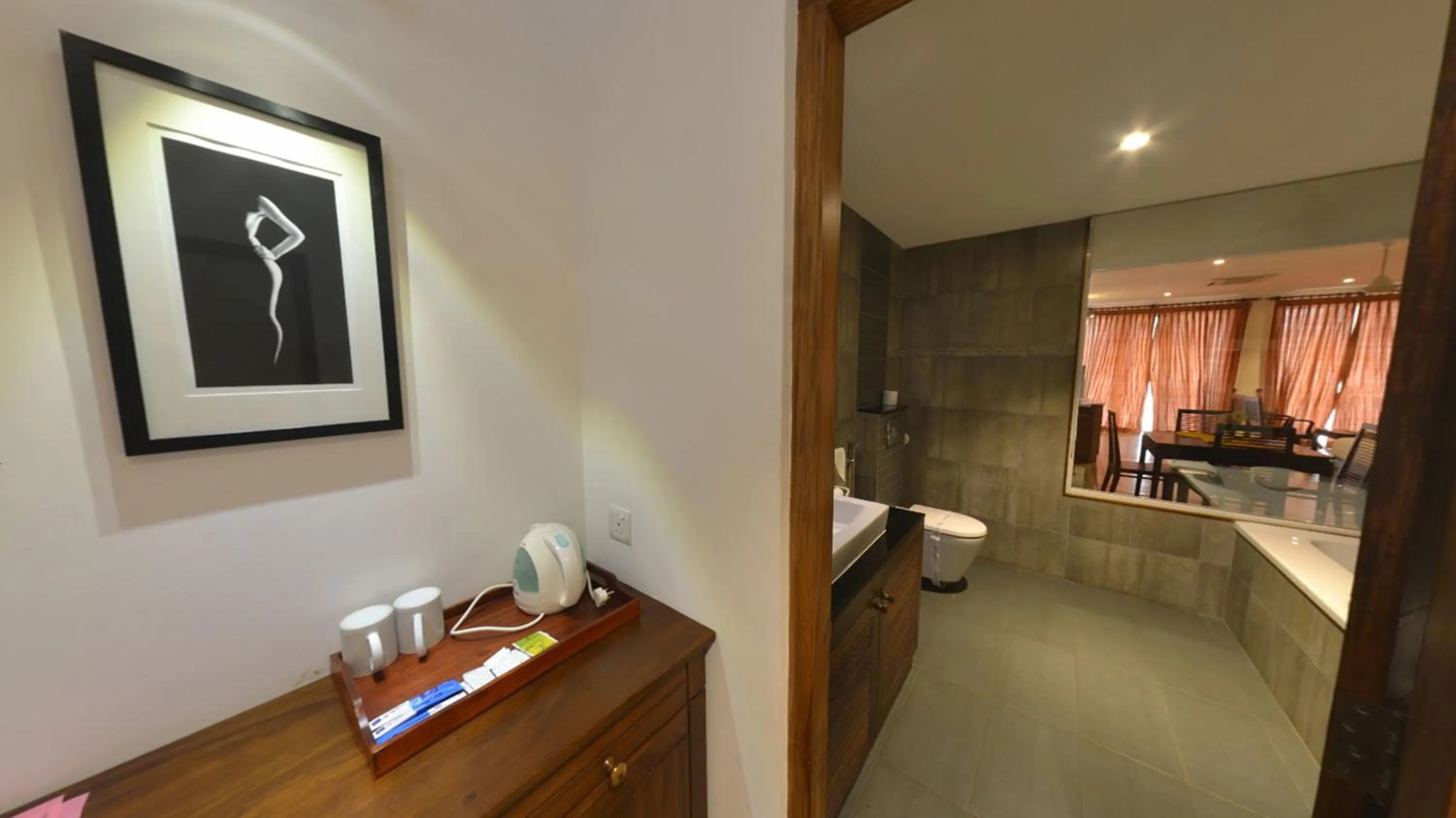 Shower in Refresh Hotel Hikkaduwa