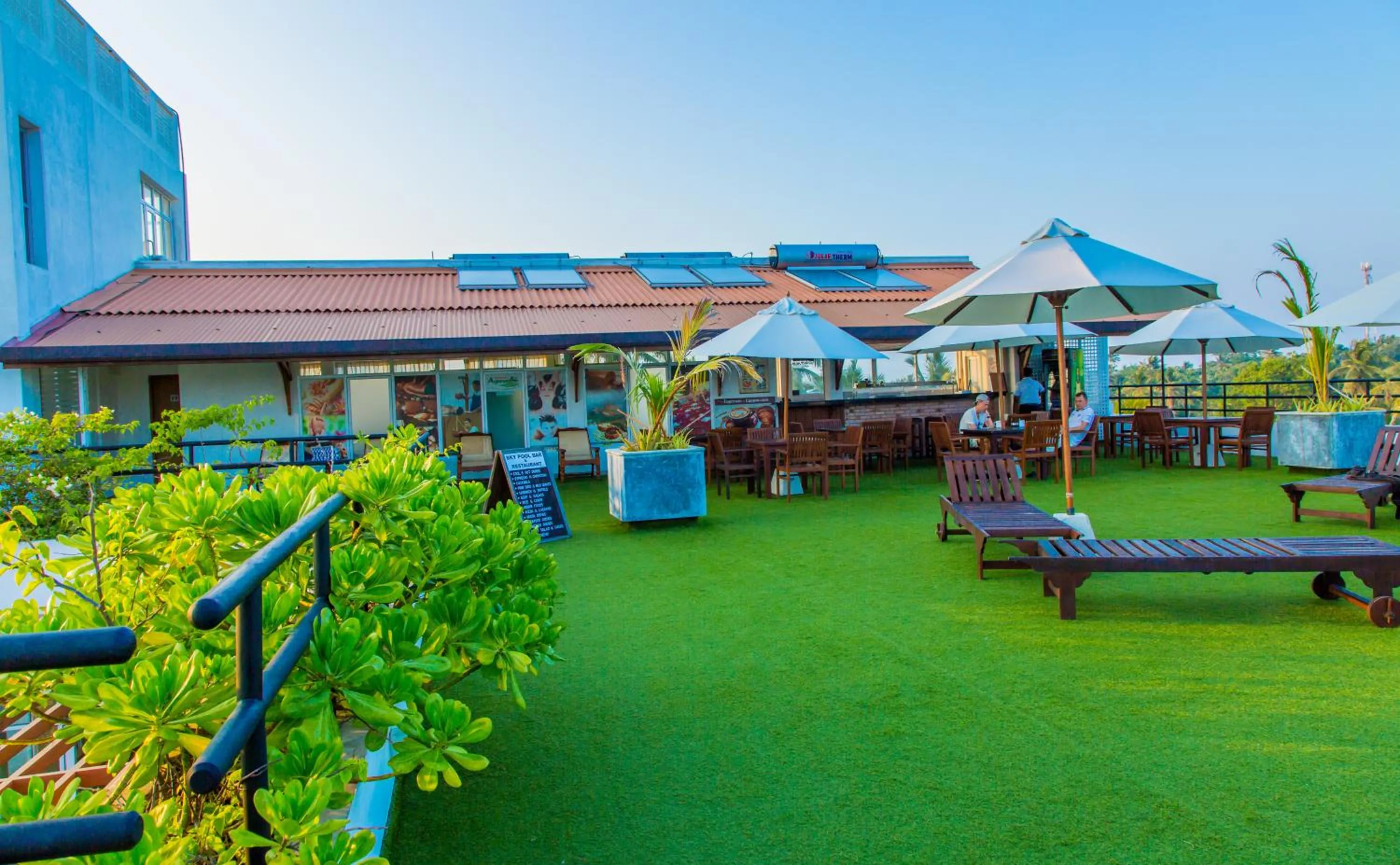 Garden view in Refresh Hotel Hikkaduwa