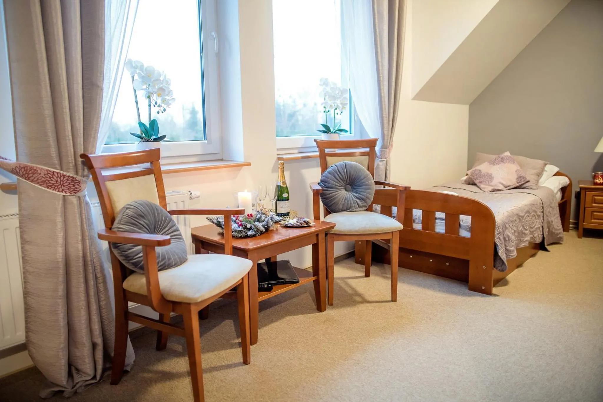 Photo of the whole room in Artemis