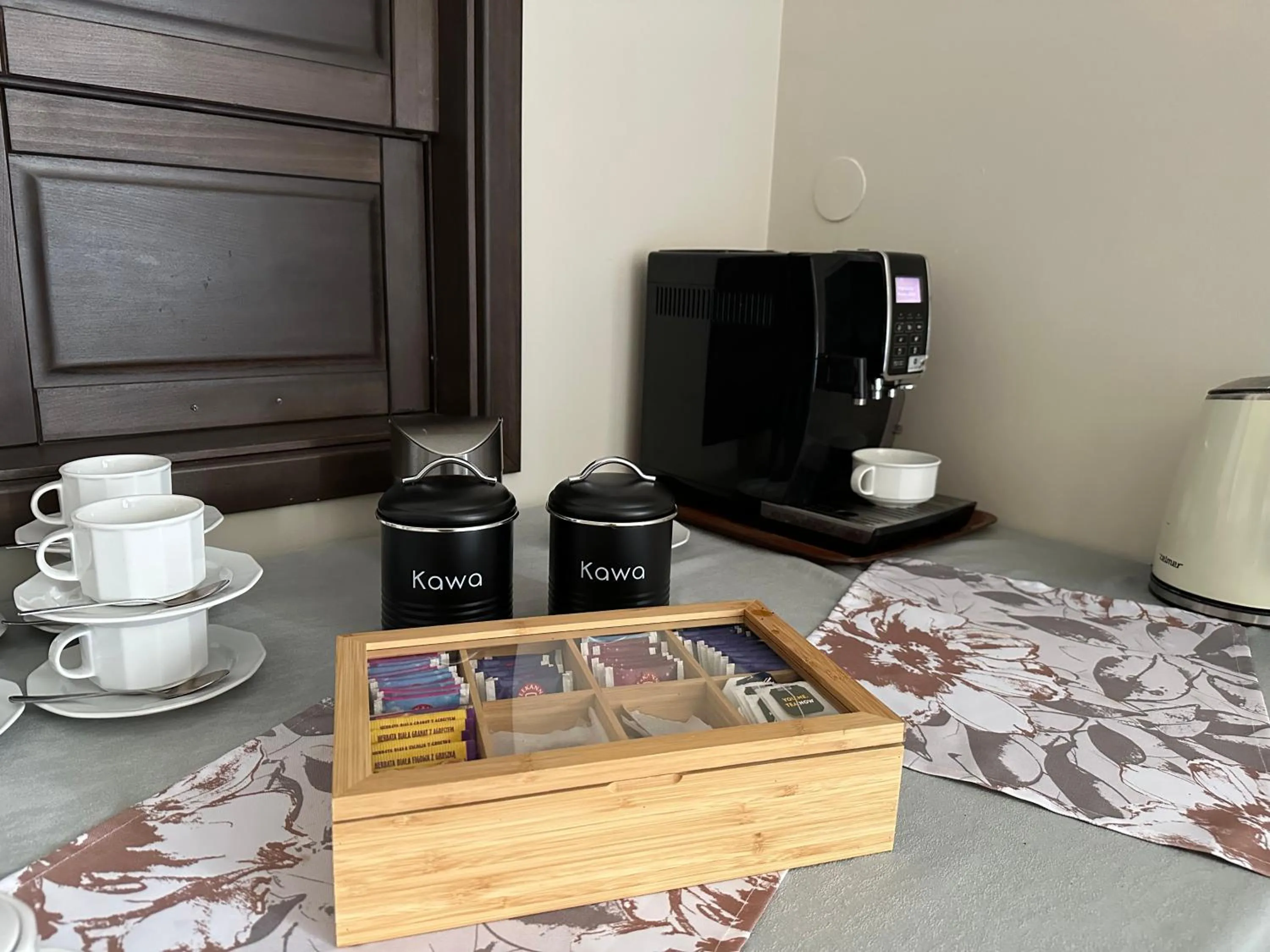 Coffee/tea facilities in Artemis