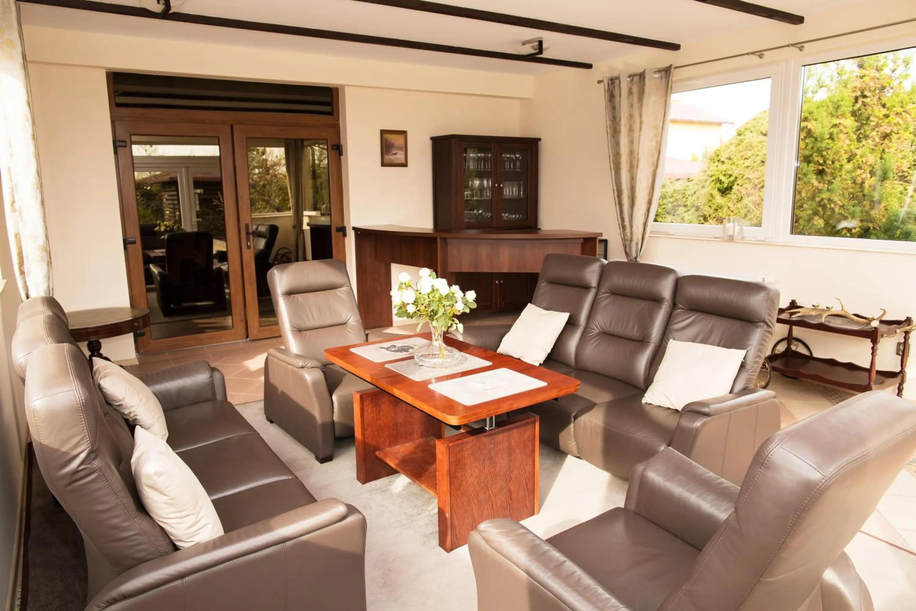 Seating area in Artemis