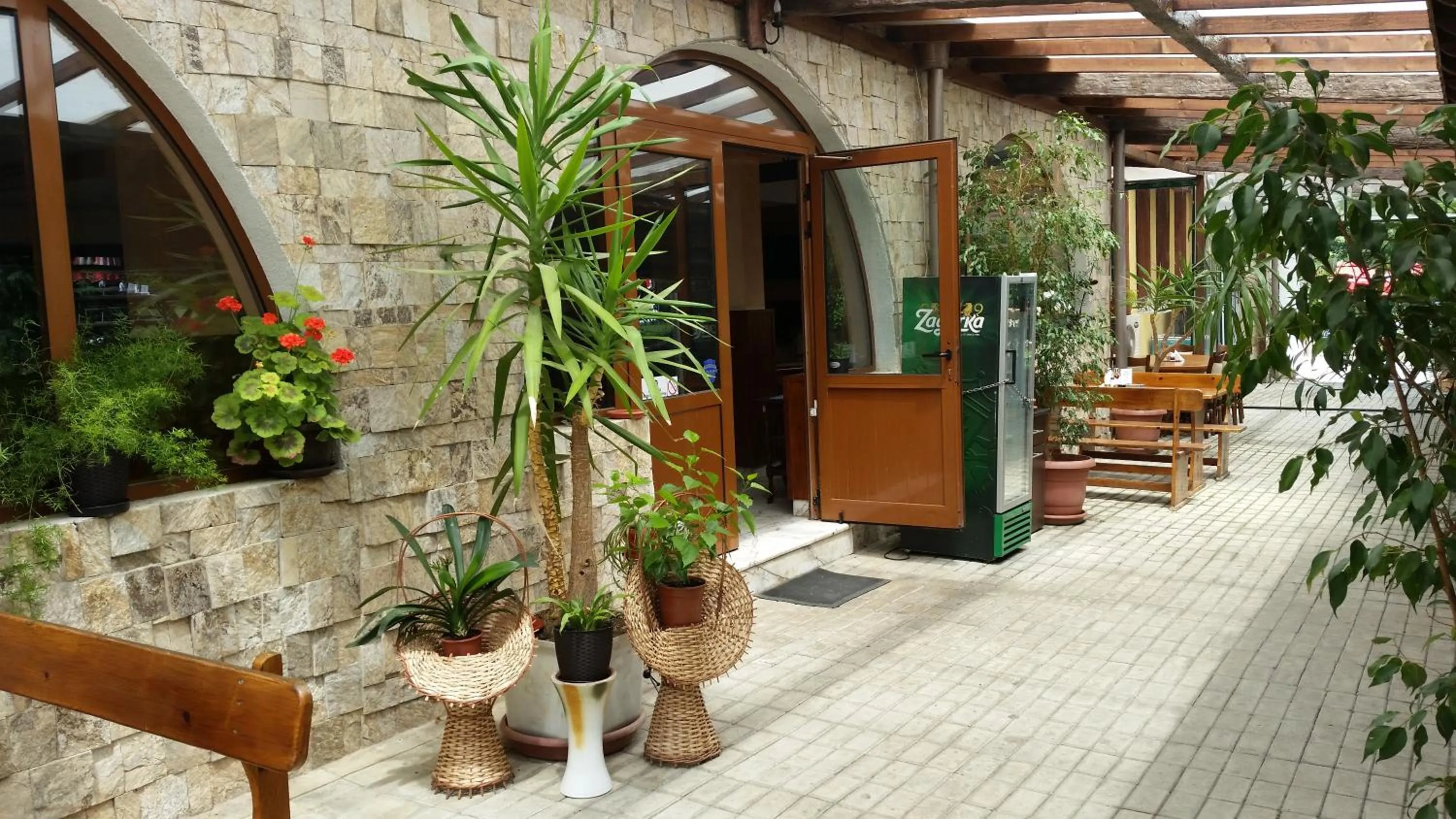 Restaurant/places to eat in Туристически комплекс"Странджа"